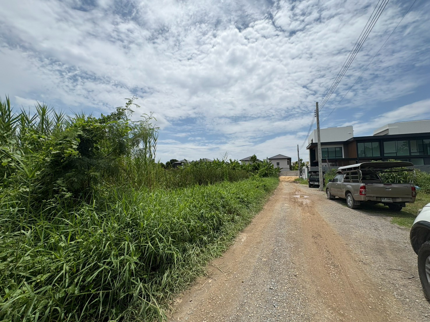 แปลงสวยหายาก เหมาะสร้างบ้านอยู่อาศัย!! ขายที่ดินเปล่า 90 ตรว. เลียบคลองทวีวัฒนา แหล่งอยู่อาศัยไม่แออัด ผังเมืองสีเขียว เข้าออกได้ทั้งถนนบรมราชชนนี และถนนศาลายา  ราคาพิเศษ!  – รูปที่ 4