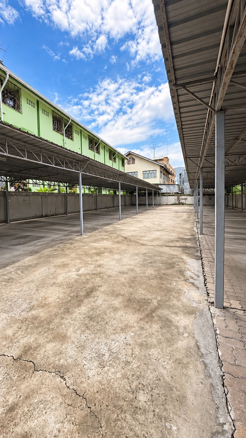 Land for rent, Nonsi Road, near Rama 3. Land for rent, Nonsi Road, near Rama 3.