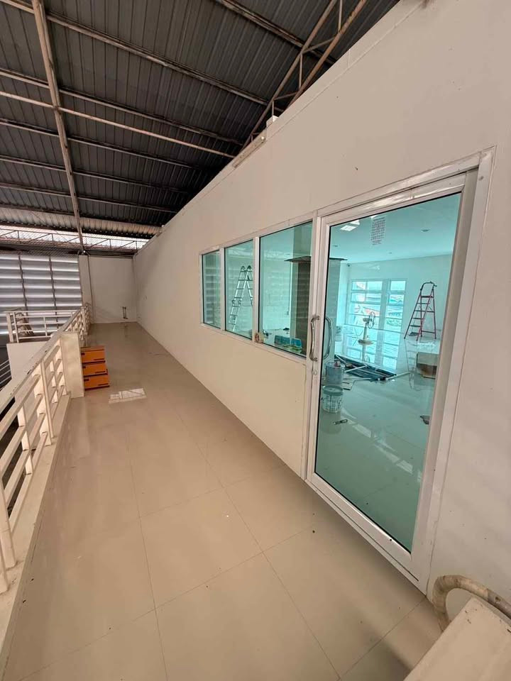 ปล่อยเช่า / ขาย 📦 โกดัง ออฟฟิศ 🛌 ที่พักคนงาน 🟪 ผังม่วง 📐️ ที่ดิน 1 ไร่ พื้นที่ใช้สอย 830 ตรม 📍 ลาดหลุมแก้ว ปทุมธานี – รูปที่ 2