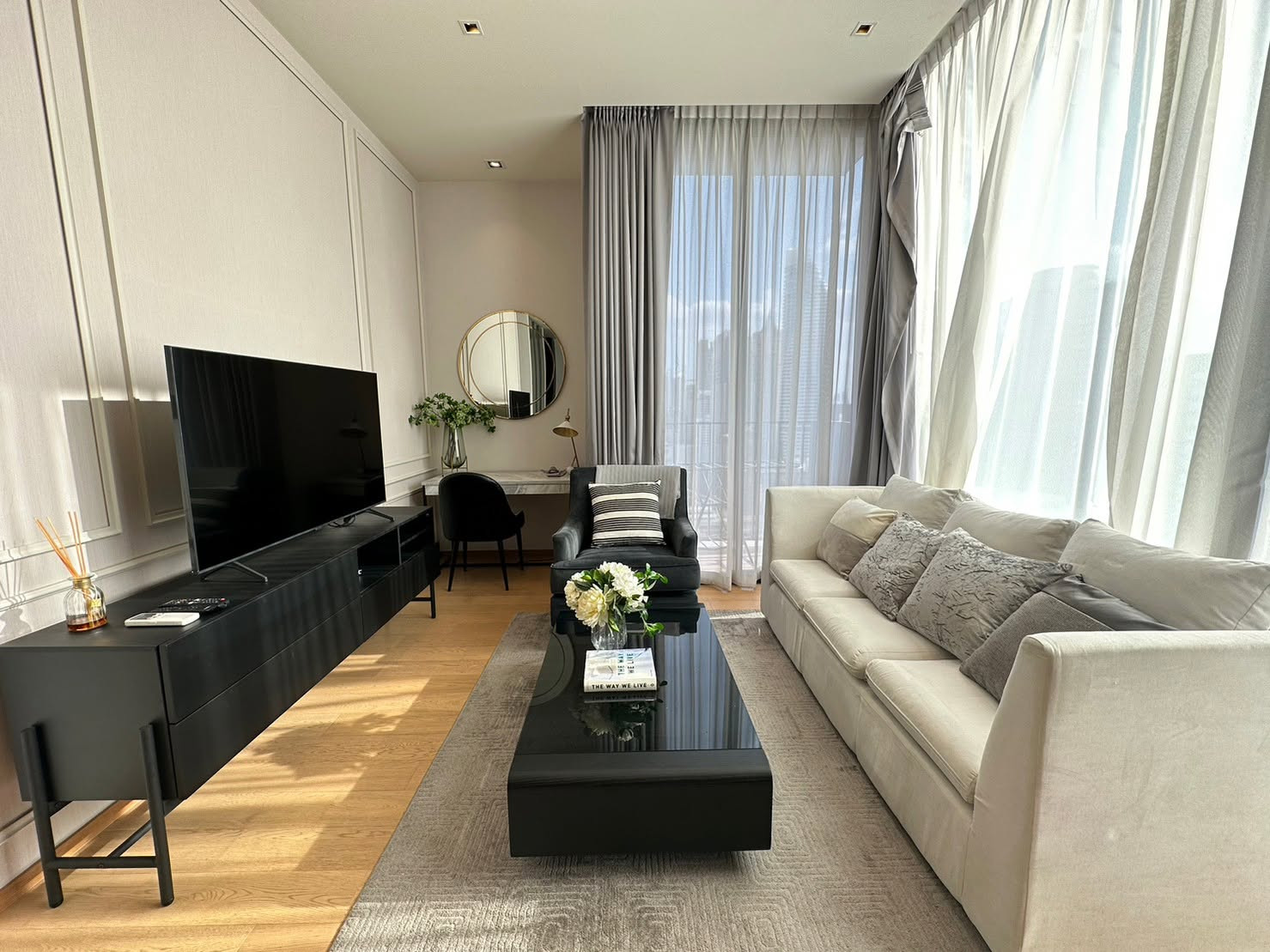 For rent 28Chidlom, price 80,000 baht, Super Luxury condo in the heart of Chidlom. For rent 28Chidlom, price 80,000 baht, Super Luxury condo in the heart of Chidlom.