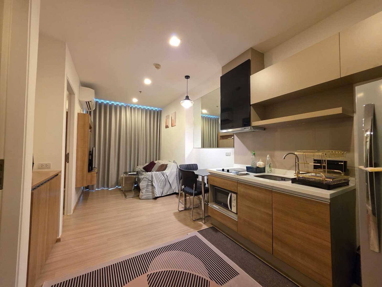 hire!!! Rhythm Sukhumvit 50