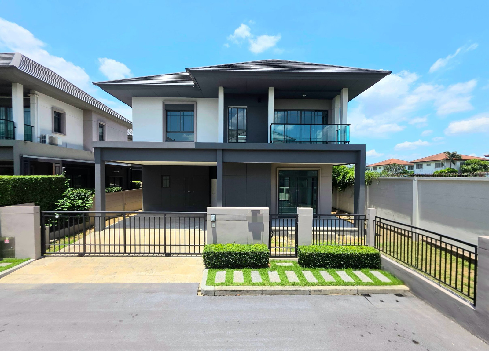 Luxury detached house, newly renovated, Bangkok Boulevard Rangsit, Khlong 4 (Bangkok Boulevard Rangsit), 229 sq m, next to the main road, new condition. Luxury detached house, newly renovated, Bangkok Boulevard Rangsit, Khlong 4 (Bangkok Boulevard Rangsit), 229 sq m, next to the main road, new condition.
