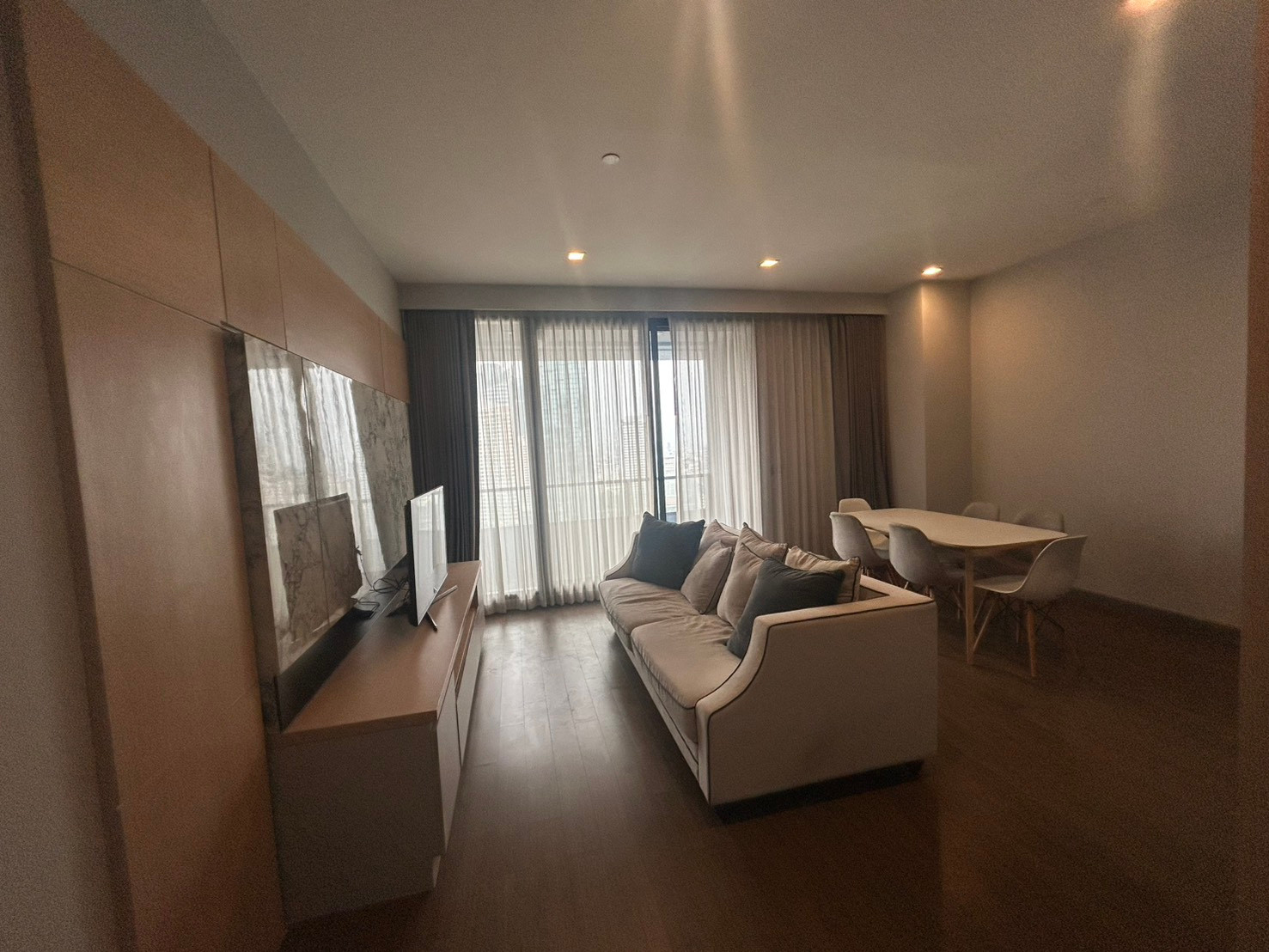 HOT DEAL HIGH FLOOR 2 BEDROOMS @M SILOM HOT DEAL HIGH FLOOR 2 BEDROOMS @M SILOM