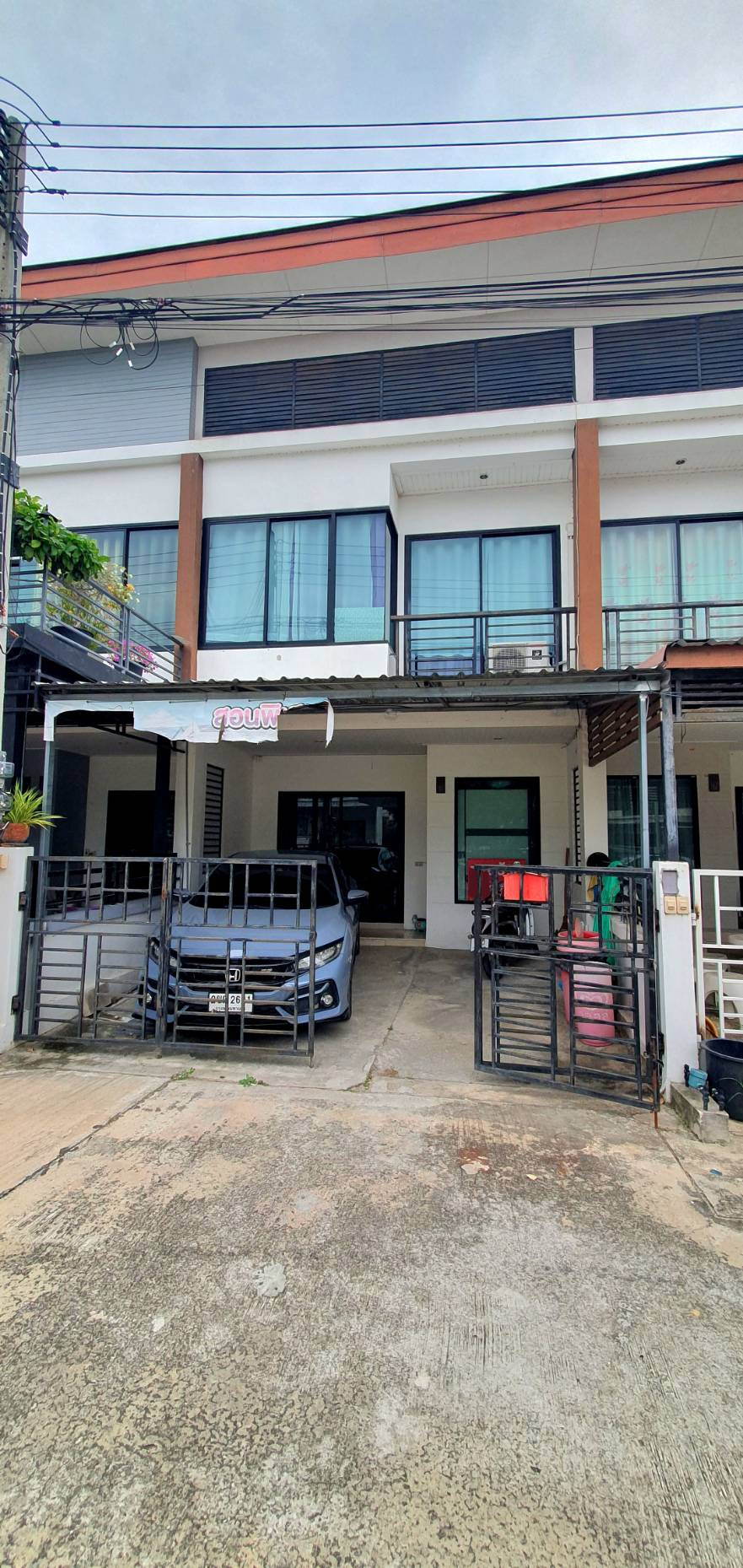 ขายทาวน์เฮาส ์2 ชั้น กลางเมืองสุพรรณ ติดถนนมาลัยแมน ใกล้วัดป่าเลไลยก์ ข้างวิทยาลัยพละสุพรรณ ลดราคาพิเศษ 1.49 ล้าน ขายทาวน์เฮาส ์2 ชั้น กลางเมืองสุพรรณ ติดถนนมาลัยแมน ใกล้วัดป่าเลไลยก์ ข้างวิทยาลัยพละสุพรรณ ลดราคาพิเศษ 1.49 ล้าน