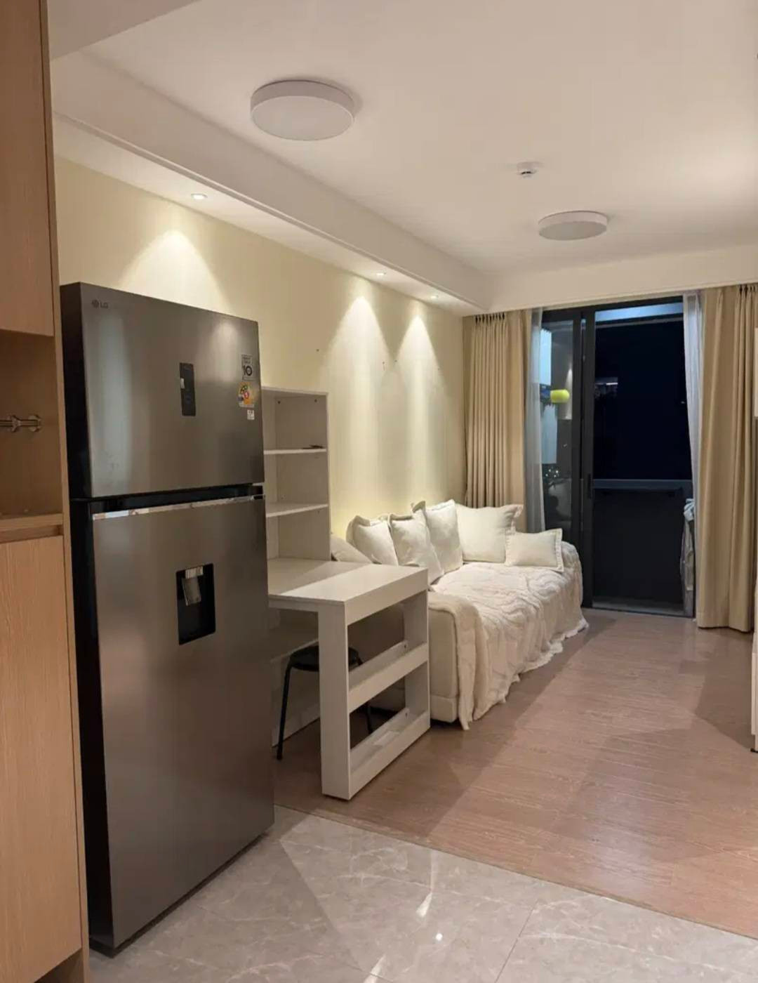 👑✨ Regal Sathon - Naradhiwas 👑✨ A high-rise condominium in the Naradhiwas area, offering convenient city living with easy connections to different parts of Bangkok. ✨ Located just 210 meters from BRT Thanon Chan 🚅 👑✨ Regal Sathon - Naradhiwas 👑✨ A high-rise condominium in the Naradhiwas area, offering convenient city living with easy connections to different parts of Bangkok. ✨ Located just 210 meters from BRT Thanon Chan 🚅
