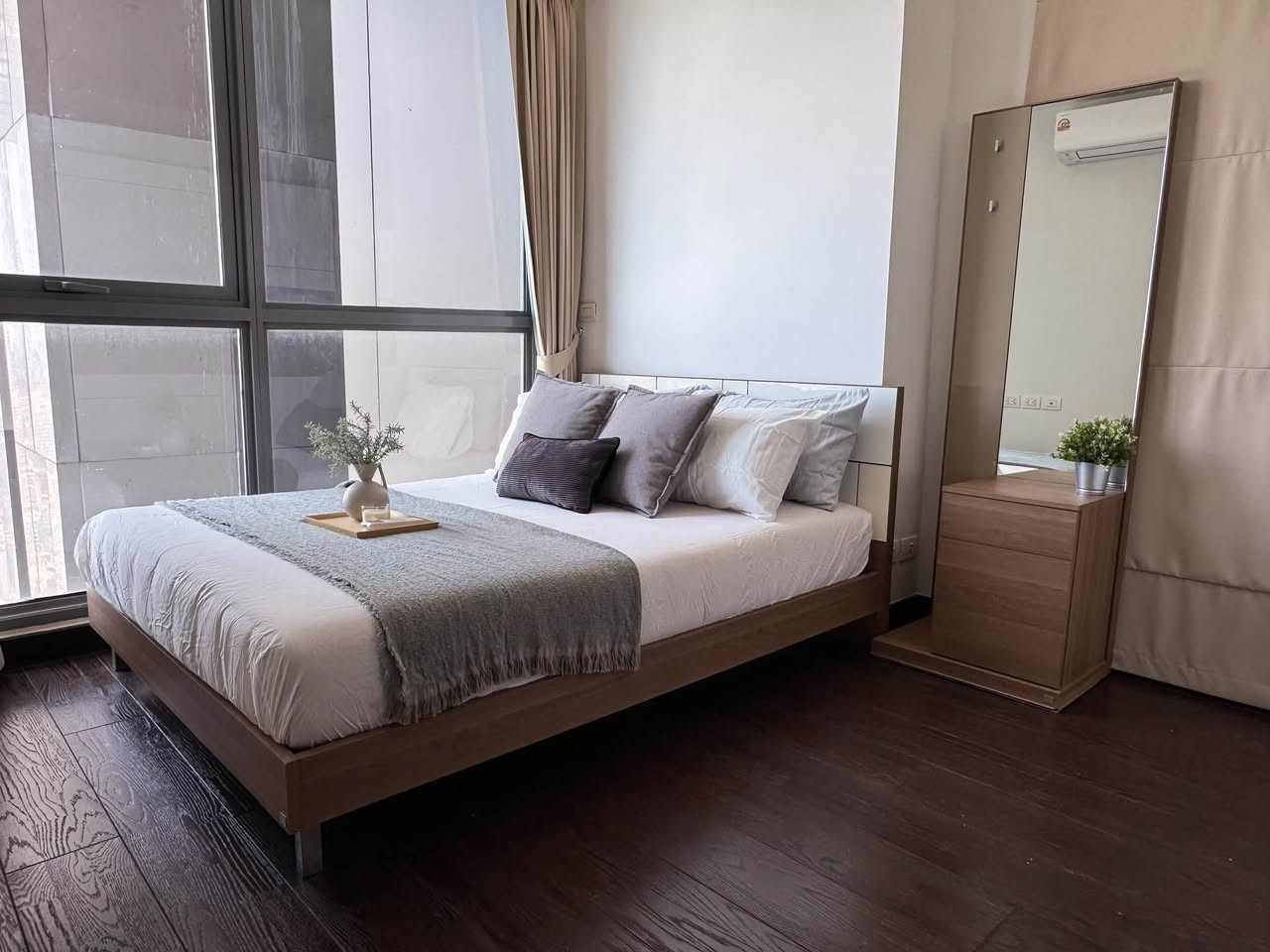 For rent 29,500/month, near BTS Phaya Thai, fully furnished, ready to move in. For rent 29,500/month, near BTS Phaya Thai, fully furnished, ready to move in.