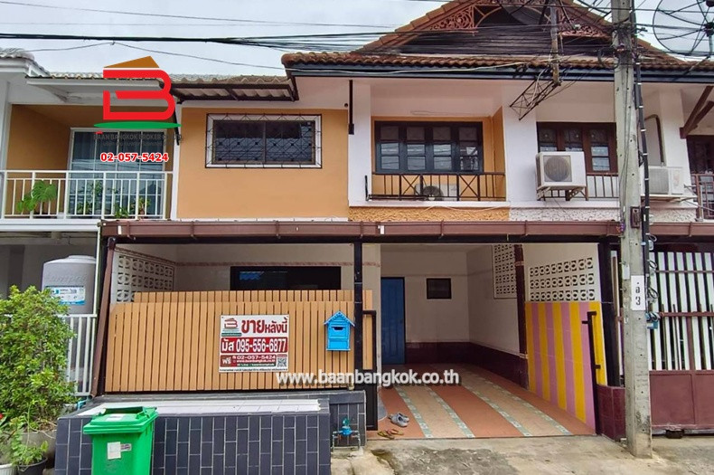 Townhouse, Pruksa Village 3, Bang Bua Thong (Soi Wat Lat Pla Duk), area 18 sq m., near Bang Khurat Municipality. Kanchanaphisek Road, Bang Khu Rat Subdistrict, Bang Bua Thong District Nonthaburi Province