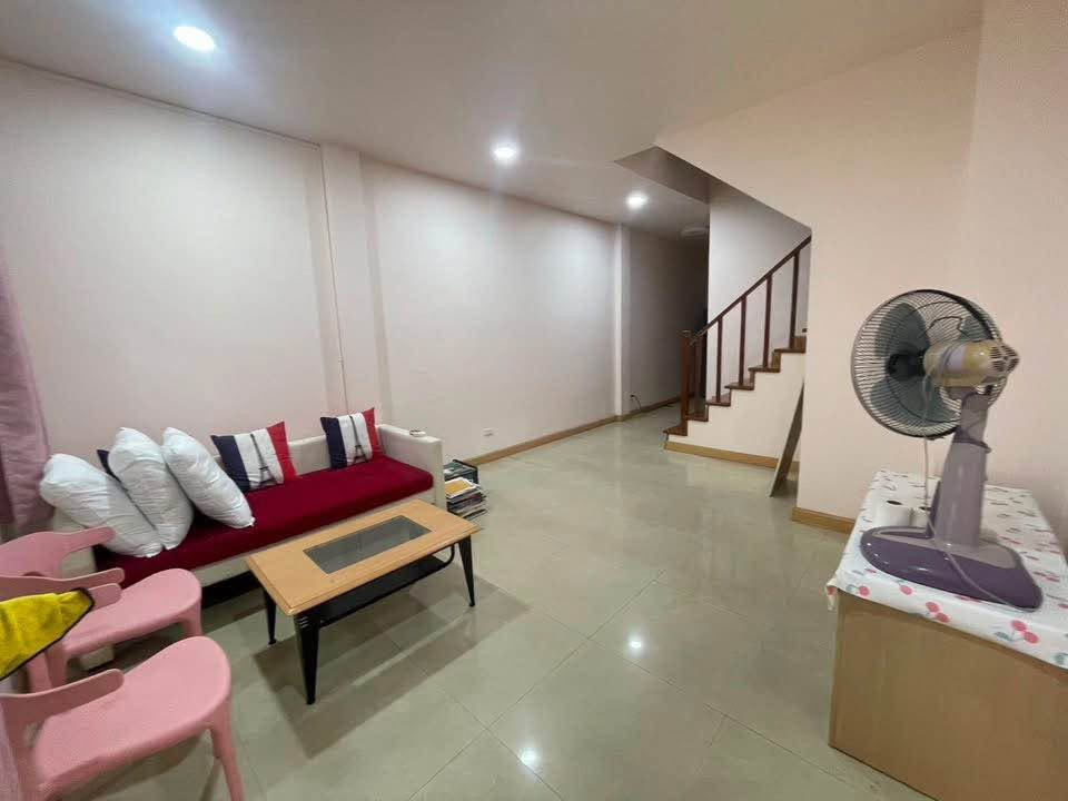ให้เช่า ทาวน์โฮม 3 ชั้น หมู่บ้านปริญลักษณ์ พระราม 2 | บ้านแปลงมุม | 4 ห้องนอน | Pet Friendly | ใกล้ Central Rama 2  – รูปที่ 3