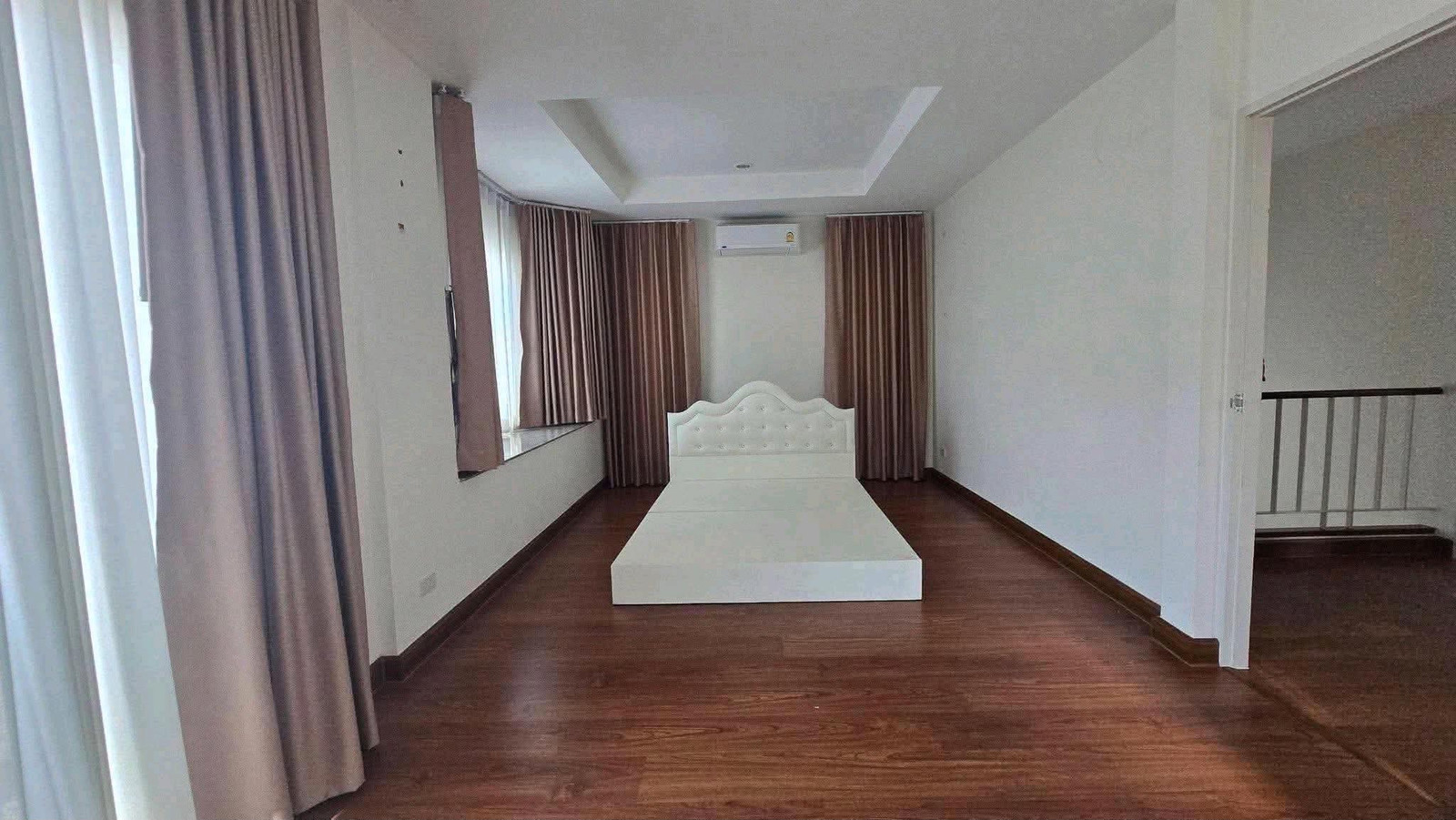 📌บ้านพร้อมเข้าอยู่ -- ให้เช่าบ้านเดี่ยว ชวนชื่นโมดัส ราชพฤกษ์–ซอยท่าอิฐ 15 -- ราคา 28,000 บาท/เดือน  -- เนื้อที่ 57.8 ตร.ว. -- 3 ห้องนอน 2 ห้องน้ำ -- จอดรถ 2 คัน -- บ้านหลังมุม -- รับสัตว์เลี้ยงได้  -- บ้านเดี่ยวตกแต่งใหม่ พร้อมเข้าอยู่ -- ห้องครัวบิวต์ – รูปที่ 2