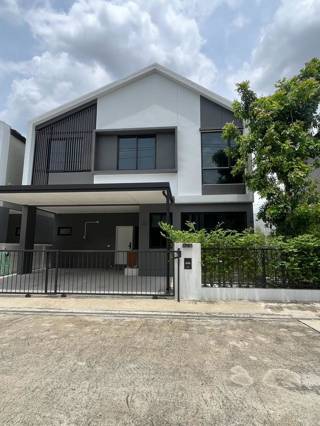 Selling at a loss, semi-detached house, detached house Luxurious European design, 35.80 sq m, Sai Mai-Phahon Yothin location in the Eternity Grove Sai Mai-Phahon Yothin project. Special price: only 6,000,000 baht ( sells at a loss. Hurry and let go!) Selling at a loss, semi-detached house, detached house Luxurious European design, 35.80 sq m, Sai Mai-Phahon Yothin location in the Eternity Grove Sai Mai-Phahon Yothin project. Special price: only 6,000,000 baht ( sells at a loss. Hurry and let go!)