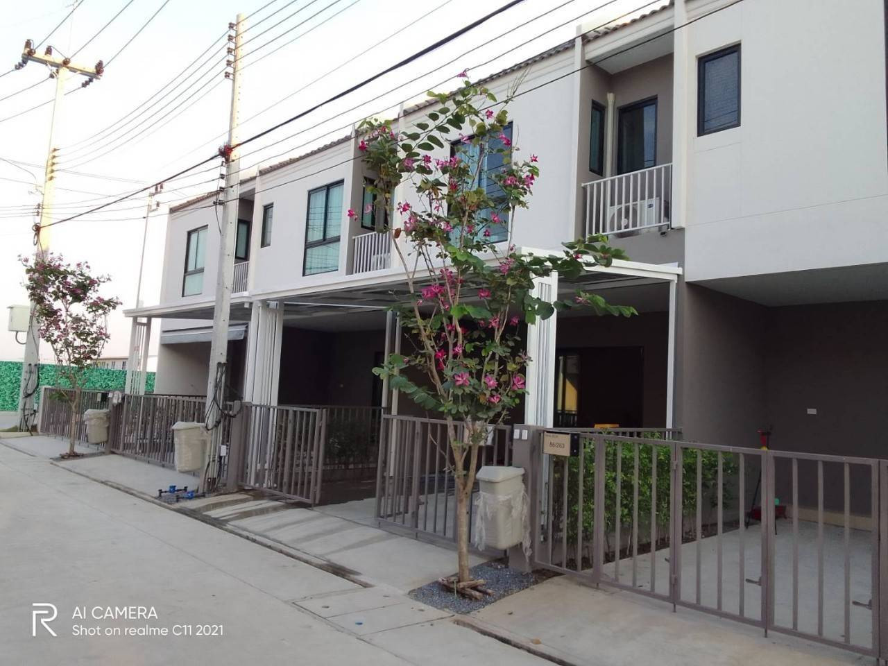ให้เช่าทาวน์เฮ้าส์ 2 ชั้น  หมู่บ้านไซมิทบลอสซั่มถนนพหลโยธิน ตรงข้ามกับไทวัสดุ  – รูปที่ 3