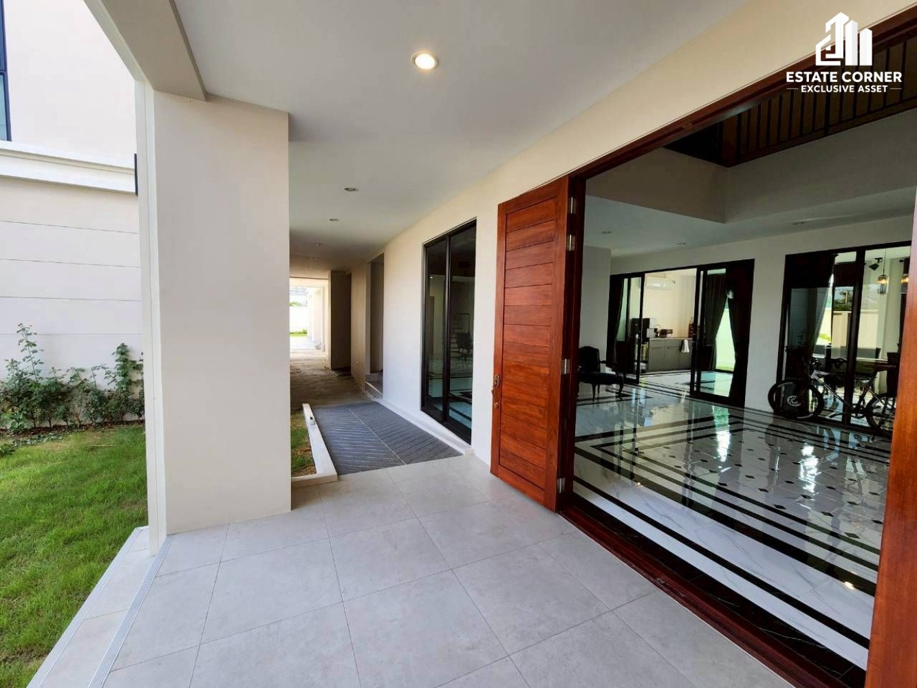 ขายคฤหาสน์หรู Villa55 Pathum Thani วิวสนามกอล์ฟใจกลางฟลอร่า วิลล์ กอล์ฟ แอนด์ คันทรี คลับ กรุงเทพฯ(ศรีสมาน)-ปทุมธานี(บางคูวัด) – รูปที่ 3