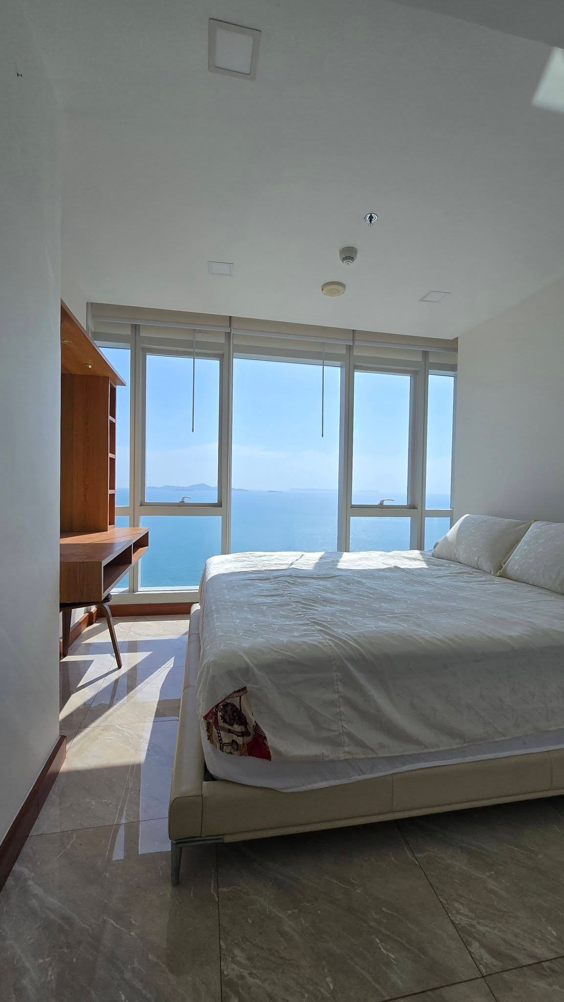 Luxury beachfront condo for sale, The Palm Wongamat Beach Pattaya, 2 bedrooms | Panoramic sea view | Large room 100 sq m.