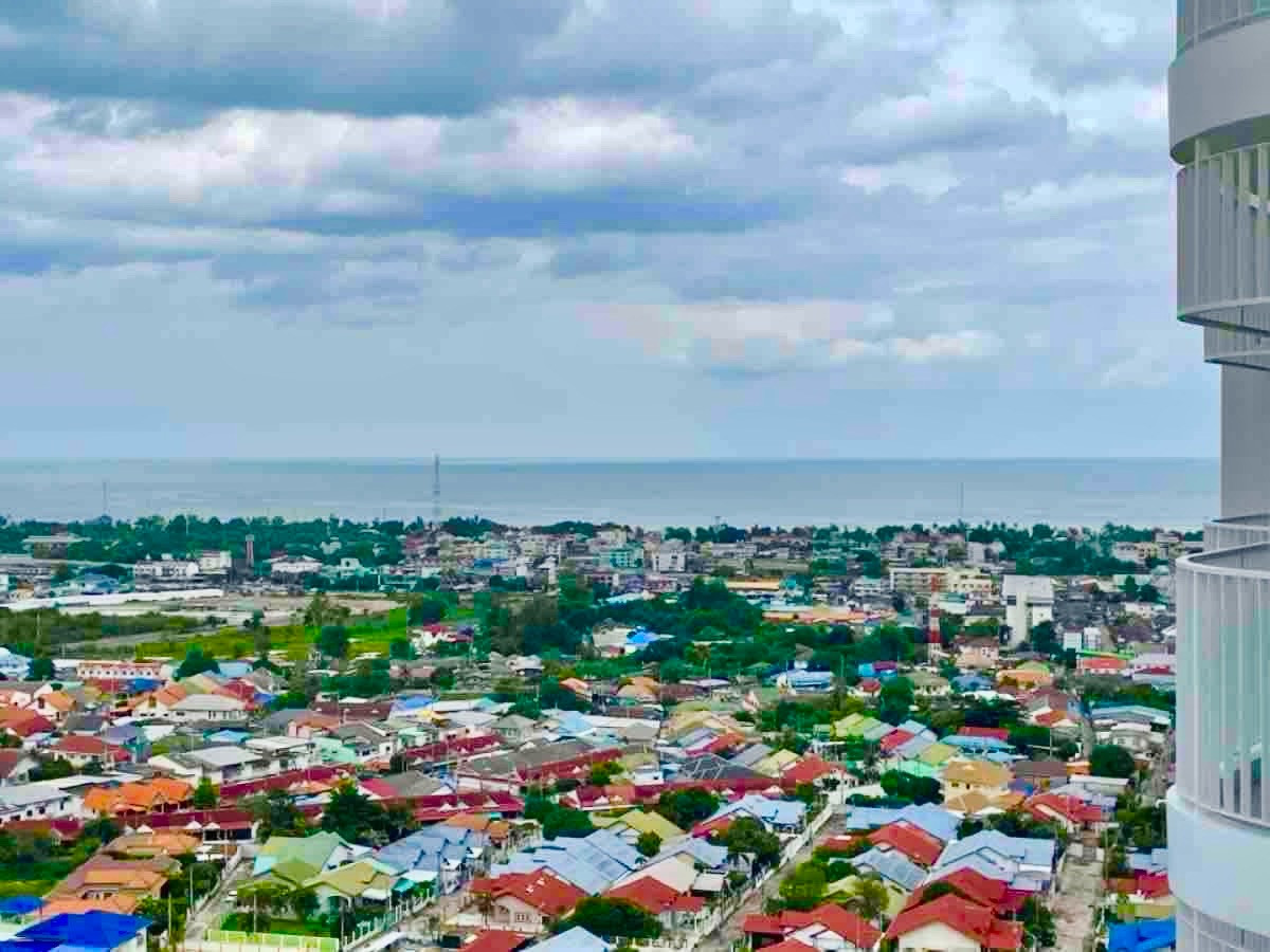Supalai Bluewhale, corner room, sea and mountain view, high floor, fully furnished, ready to move in.