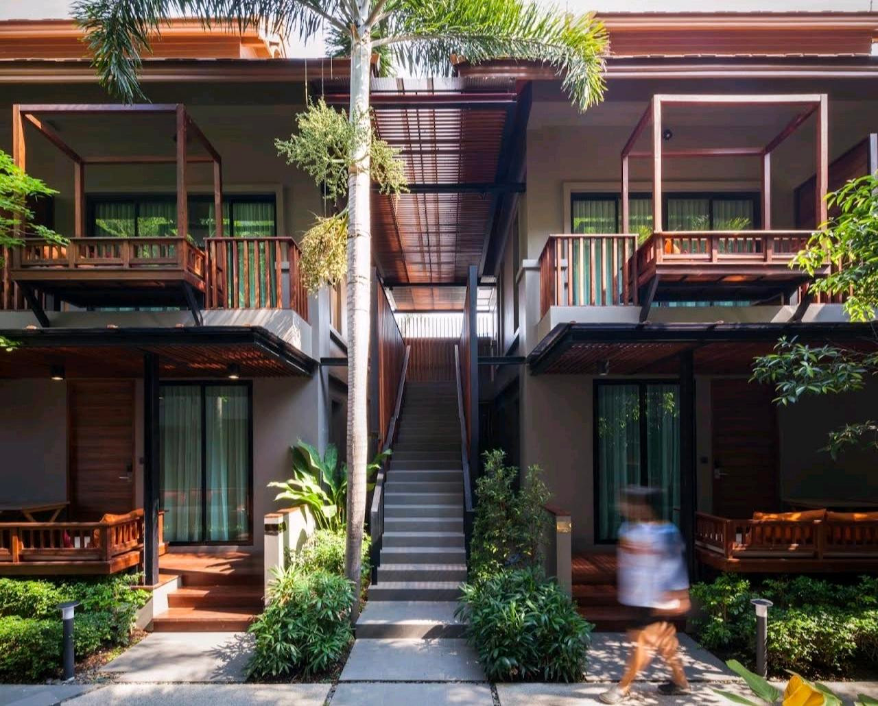 Hotel business with land and buildings Hotel business with land and buildings