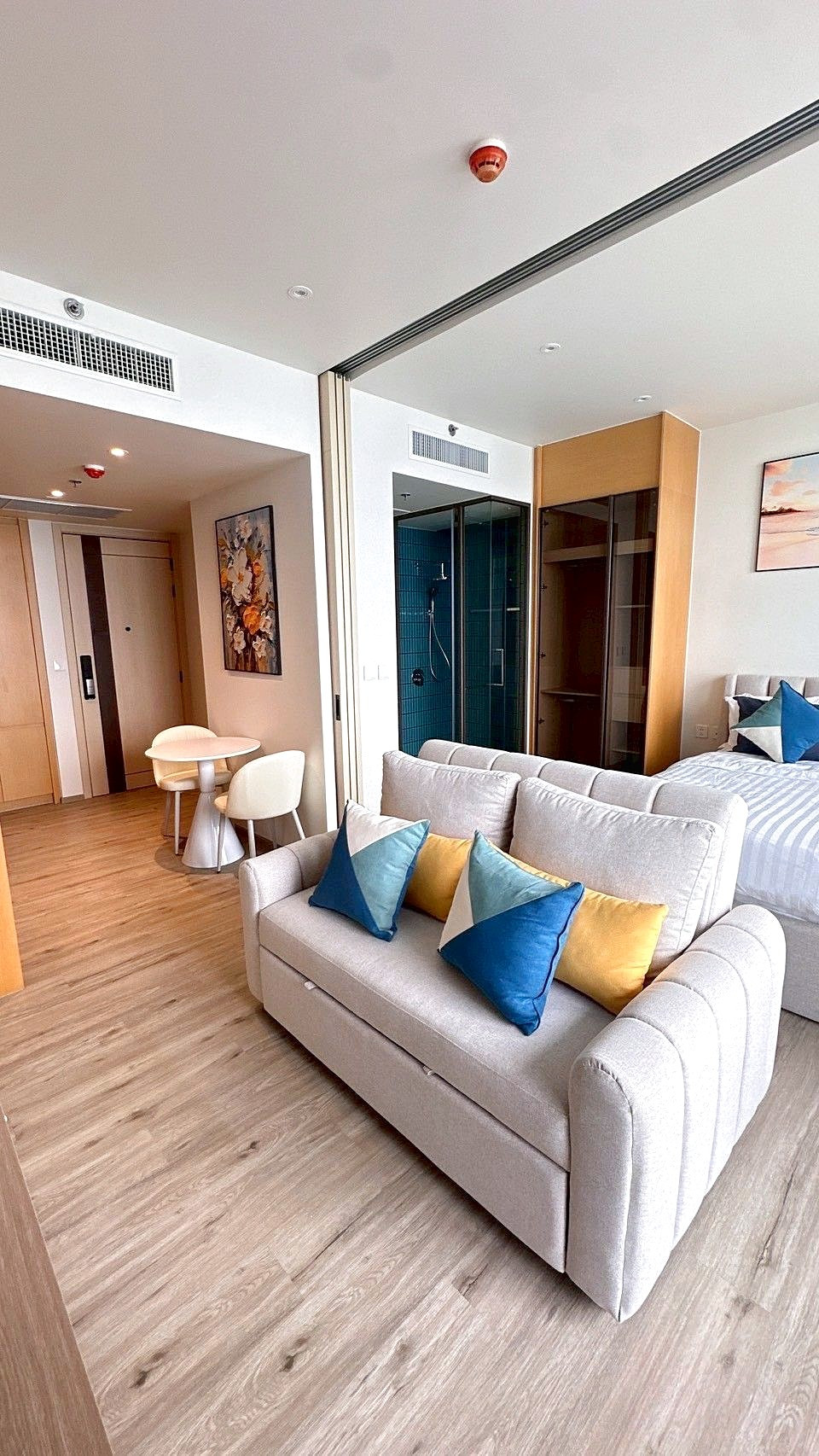 Luxury Beachfront Condo for rent, Arom Wongamat with sea view. Luxury Beachfront Condo for rent, Arom Wongamat with sea view.