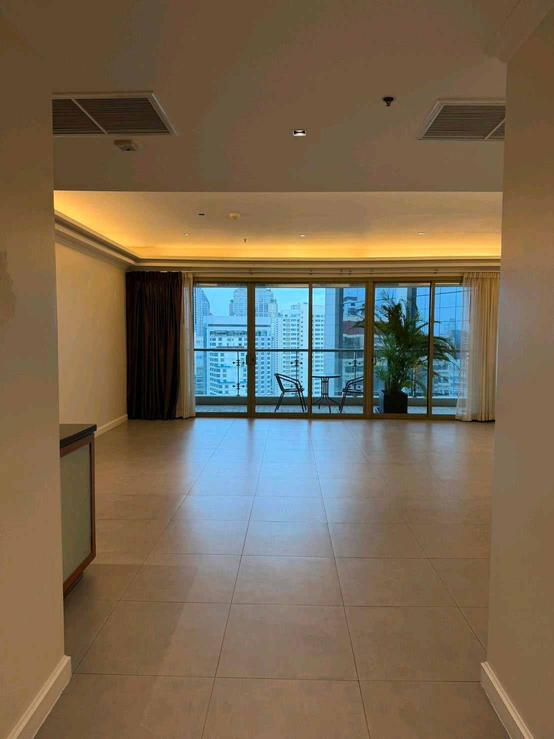 For rent The Lake 2bedroom 174 sqm rent fee 90,000 per month rainy 0818895470 For rent The Lake 2bedroom 174 sqm rent fee 90,000 per month rainy 0818895470
