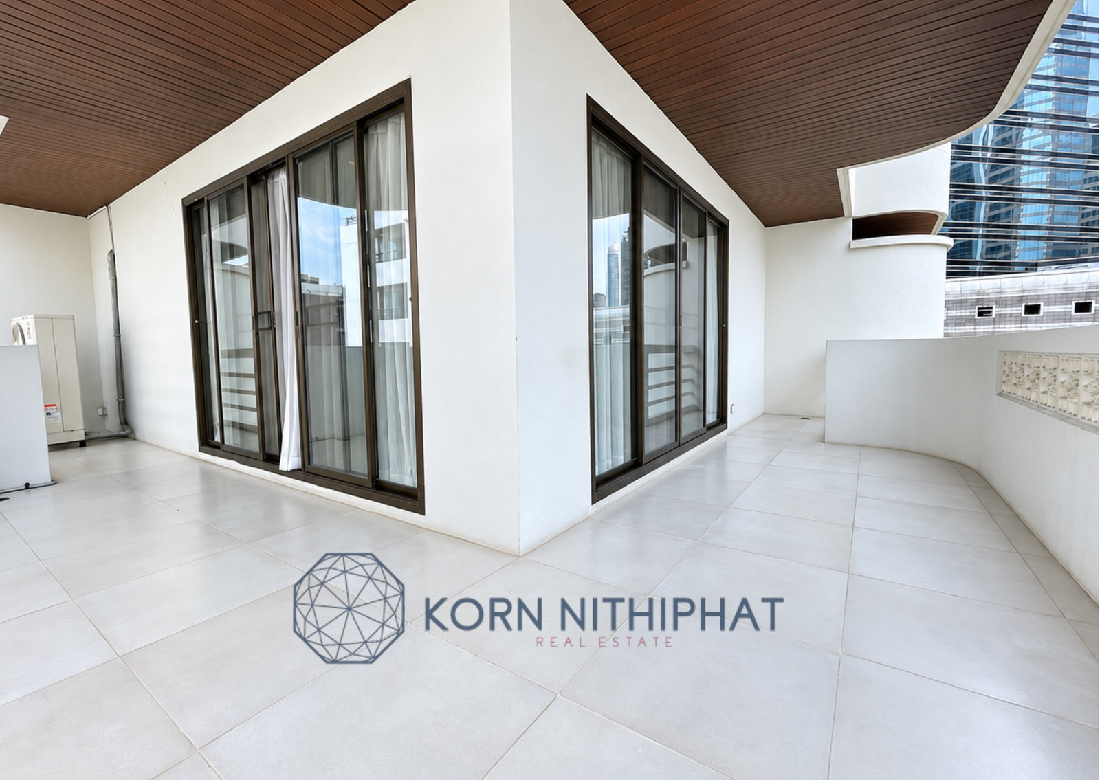 Cat Friendly Private Apartment in Wireless Road (Wittayu) near The Embassy and Lumpini Park 