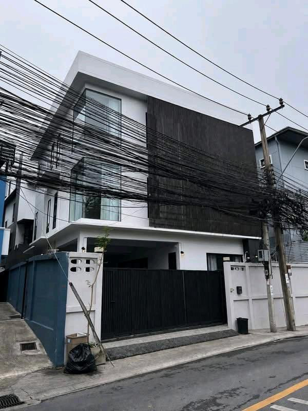 🏡🔥 For rent, 3-story detached house, Soi 20 June, large house, good location, near MRT Sutthisan-Huai Khwang ✨ fully furnished | 6 air conditioners | 4 car parking spaces 🏡🔥 For rent, 3-story detached house, Soi 20 June, large house, good location, near MRT Sutthisan-Huai Khwang ✨ fully furnished | 6 air conditioners | 4 car parking spaces