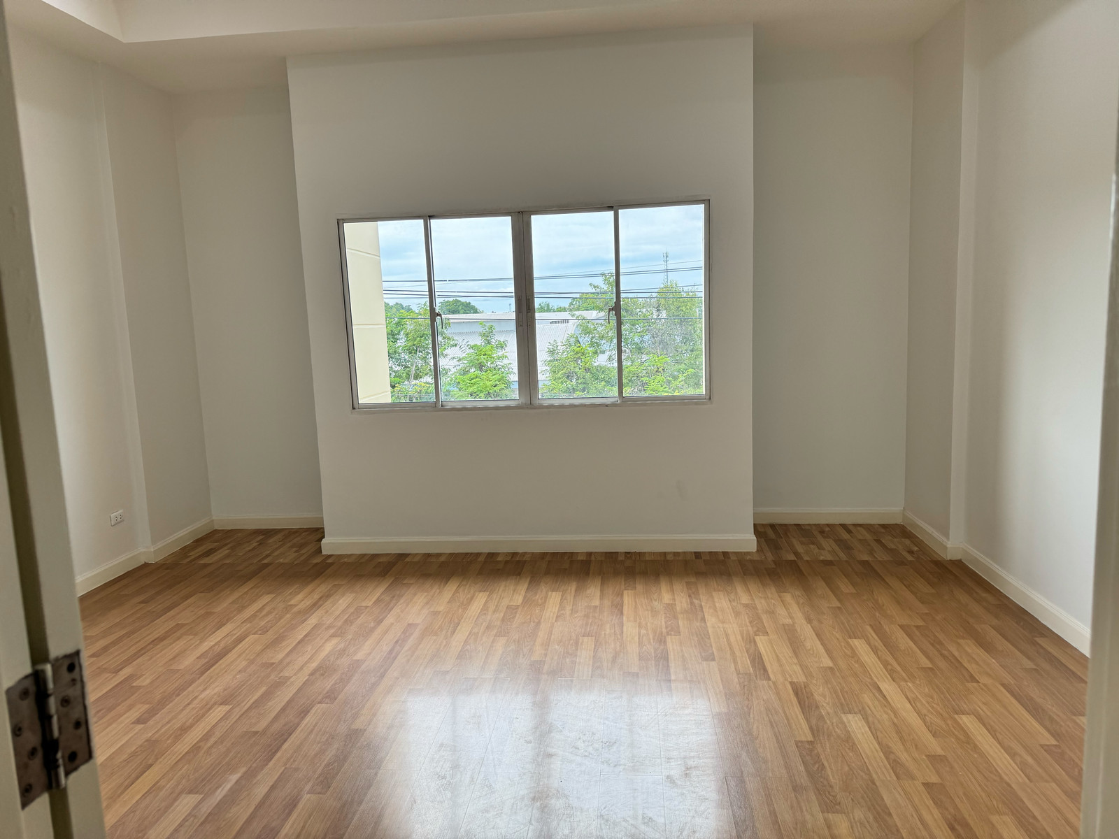 Townhome for rent, 3.5 floors, next to the main road. Along the Phasi Charoen Canal, north side Parinlak Village Phetkasem 69, 3 bedrooms, 4 bathrooms. – รูปที่ 4