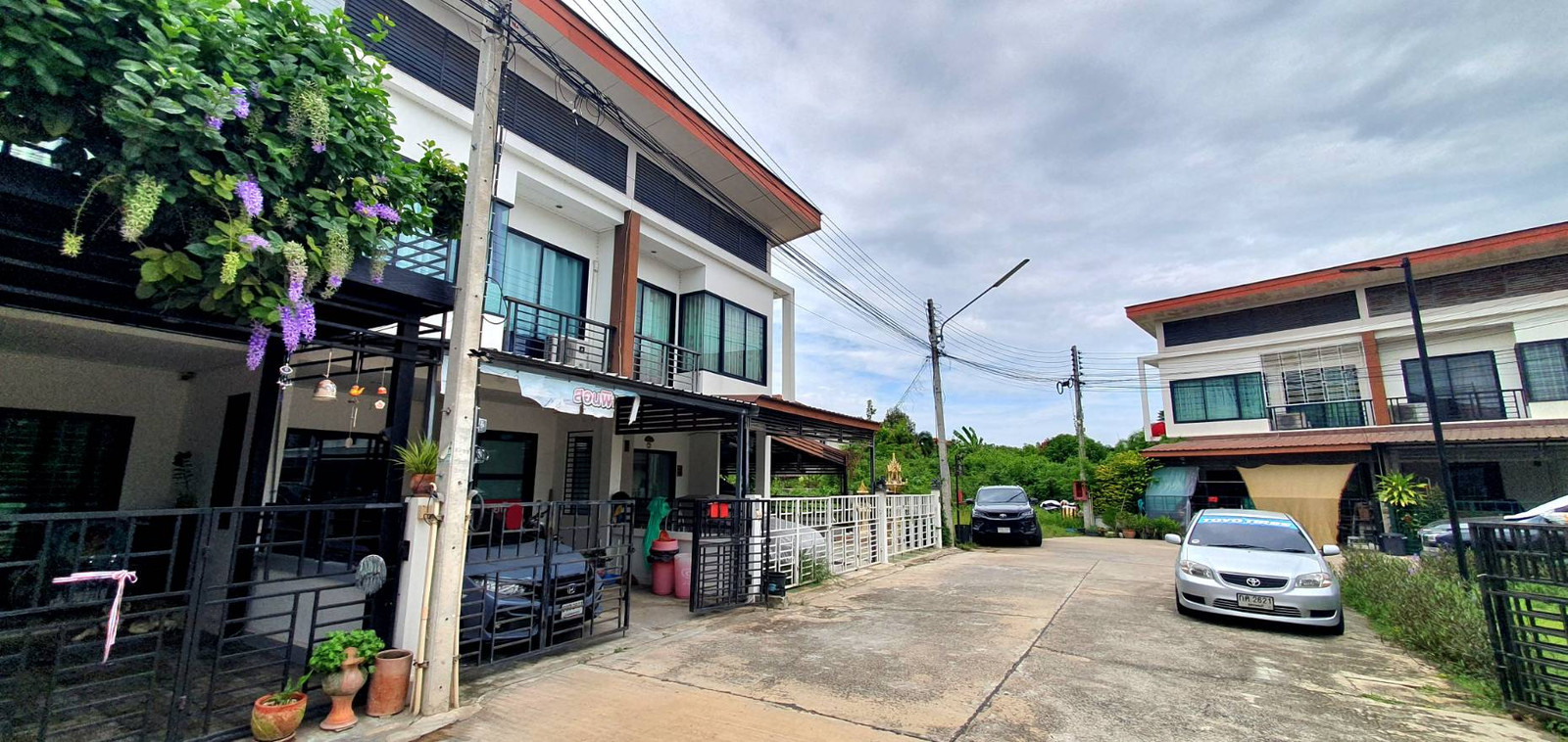 2-story townhouse, 20 sq m., 3 bedrooms, 2 bathrooms, 1 large hall, new condition, ready to move in. Mueang Suphan District Very cheap. – รูปที่ 3