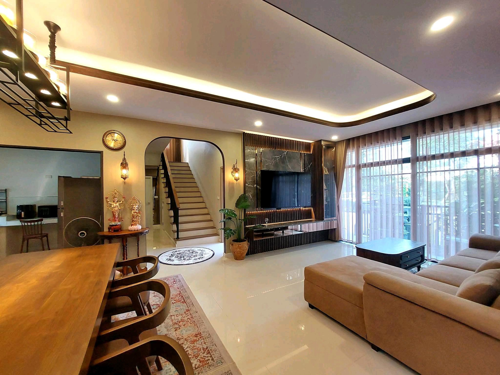 🏡 ให้เช่า 𝗚𝗥𝗔𝗡𝗗 𝗕𝗥𝗜𝗧𝗔𝗡𝗜𝗔 𝗥𝗔𝗠𝗔 𝟵 – 𝗞𝗥𝗨𝗡𝗚𝗧𝗛𝗘𝗣 𝗞𝗥𝗘𝗘𝗧𝗛𝗔 | 𝟰 𝗕𝗘𝗗𝗥𝗢𝗢𝗠𝗦 | บ้านต้นโครงการ ถนนเมน | หน้าสวน 🌳 | 215 ตร.ม. 🏡 ให้เช่า 𝗚𝗥𝗔𝗡𝗗 𝗕𝗥𝗜𝗧𝗔𝗡𝗜𝗔 𝗥𝗔𝗠𝗔 𝟵 – 𝗞𝗥𝗨𝗡𝗚𝗧𝗛𝗘𝗣 𝗞𝗥𝗘𝗘𝗧𝗛𝗔 | 𝟰 𝗕𝗘𝗗𝗥𝗢𝗢𝗠𝗦 | บ้านต้นโครงการ ถนนเมน | หน้าสวน 🌳 | 215 ตร.ม.