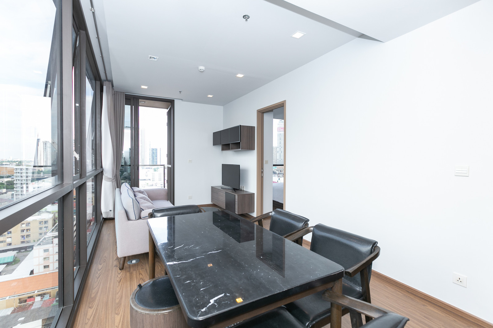 The Line Sukhumvit 71 2 bedrooms Conner Unit
