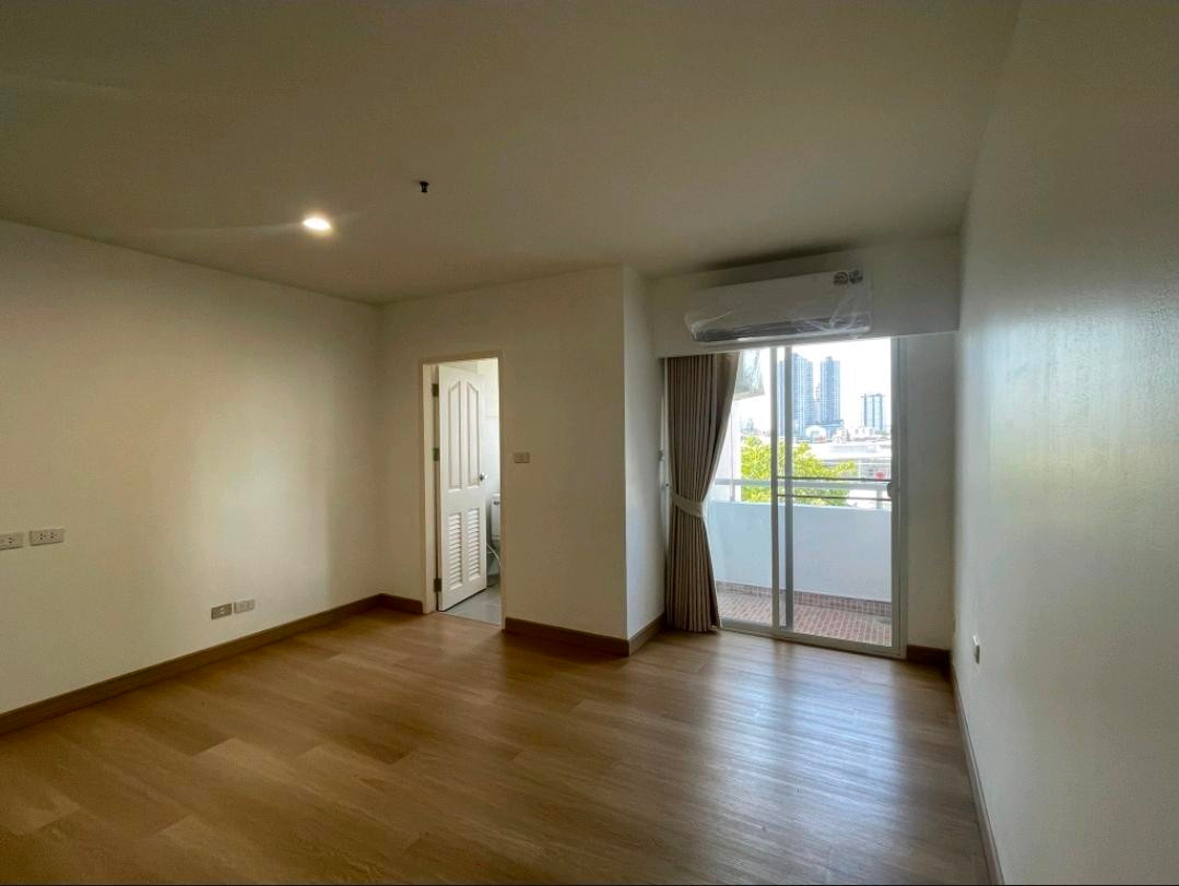 (For Sale🔥) 📍The Executive Regent Nanglinchi | 1B2B 69sq.m. only 5.4 million baht | 1 bedroom condo, large size. Sathorn-Nang Linchi location (For Sale🔥) 📍The Executive Regent Nanglinchi | 1B2B 69sq.m. only 5.4 million baht | 1 bedroom condo, large size. Sathorn-Nang Linchi location