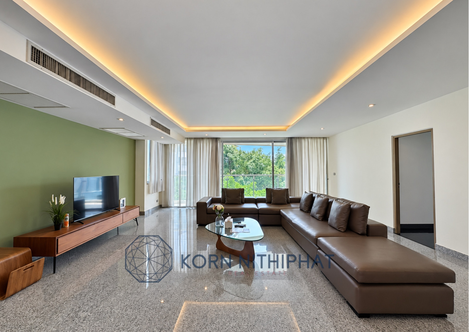 For Rent Pets Friendly Apartment in Sukhumvit 71 Phra Khanong on Pridi Bhanomyong District near Ekkamai and Thonglor Bangkok