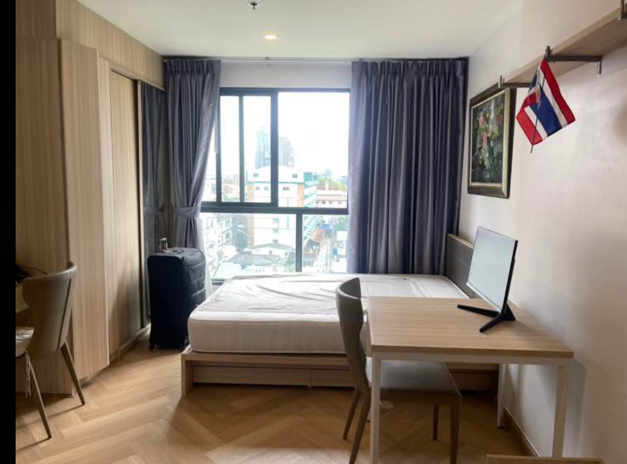 For sale Ideo O2 Bangna, price lower than market. Easy to rent, lots of demand, near BTS Bangna.