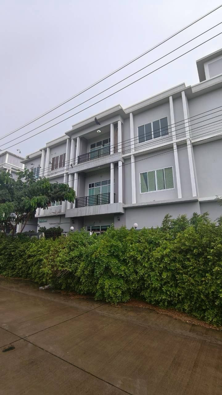 Warehouse for rent, big, beautiful, more office space, almost 10 rooms, Phutthasakhon, Krathum Baen