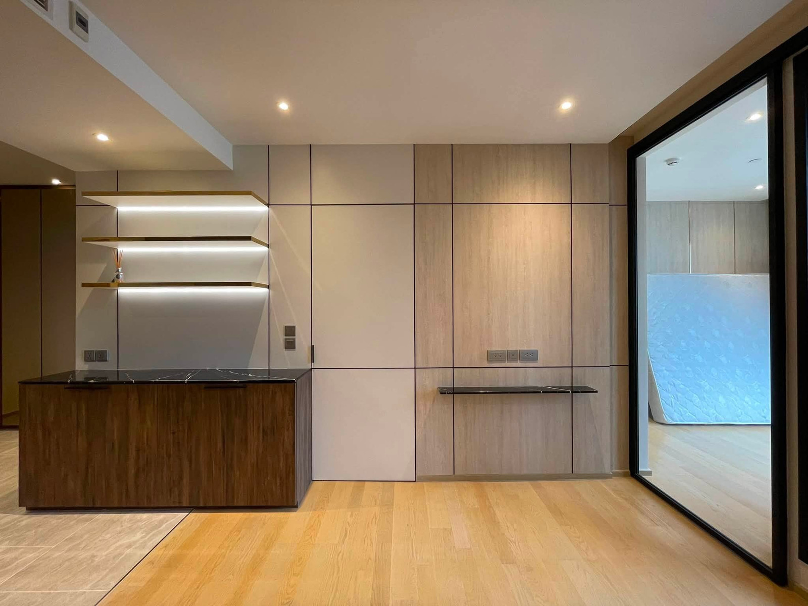 For sale, code Fai386, Condo for sale Ashton Asoke - Rama 9, near MRT Rama 9, good location (1 Bedroom Plus) 1 bedroom, 1 bathroom, room size 46.26 sq m.