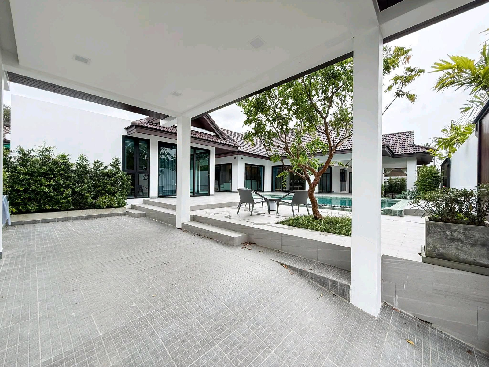 SALE A Rare Luxury Pool Villa Your Private Oasis Awaits. – รูปที่ 2