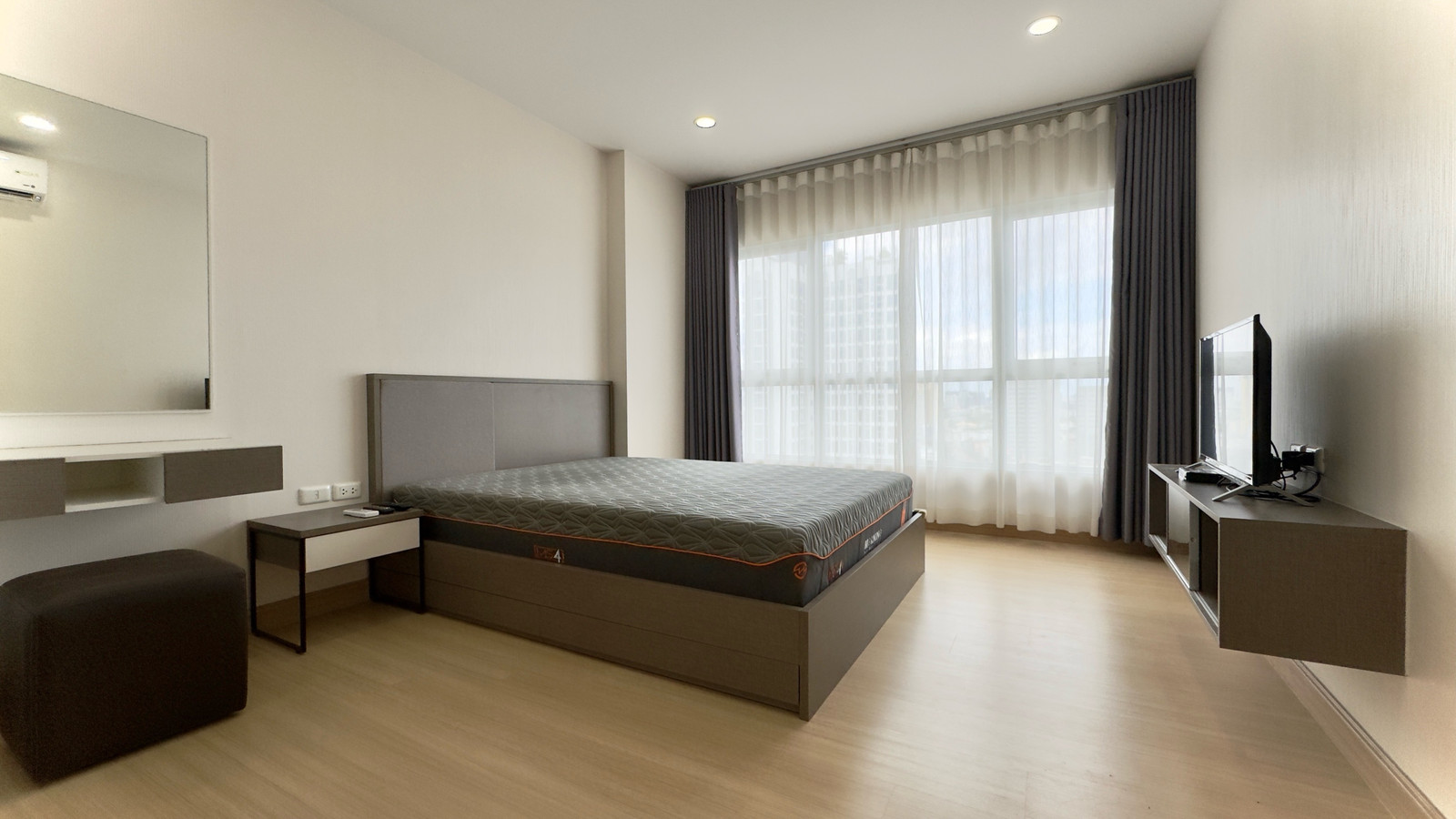 Condo for rent, 1 large bedroom @Supalai Veranda Phasi Charoen Station Condo for rent, 1 large bedroom @Supalai Veranda Phasi Charoen Station