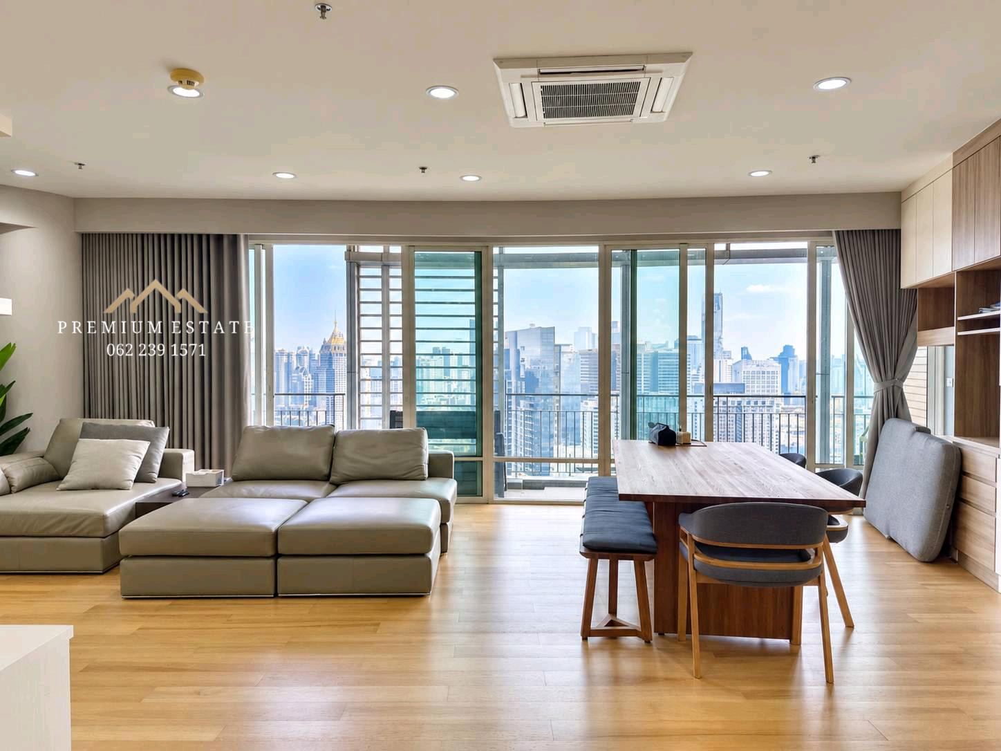 ให้เช่าคอนโด บ้านราชประสงค์ | ราชดำริ | 3 ห้องนอน  205 ตร.ม. ชั้นสูง ห้องมุม | วิว Royal Bangkok Sports Club | เพียง 240 ม. จาก BTS ราชดำริ
