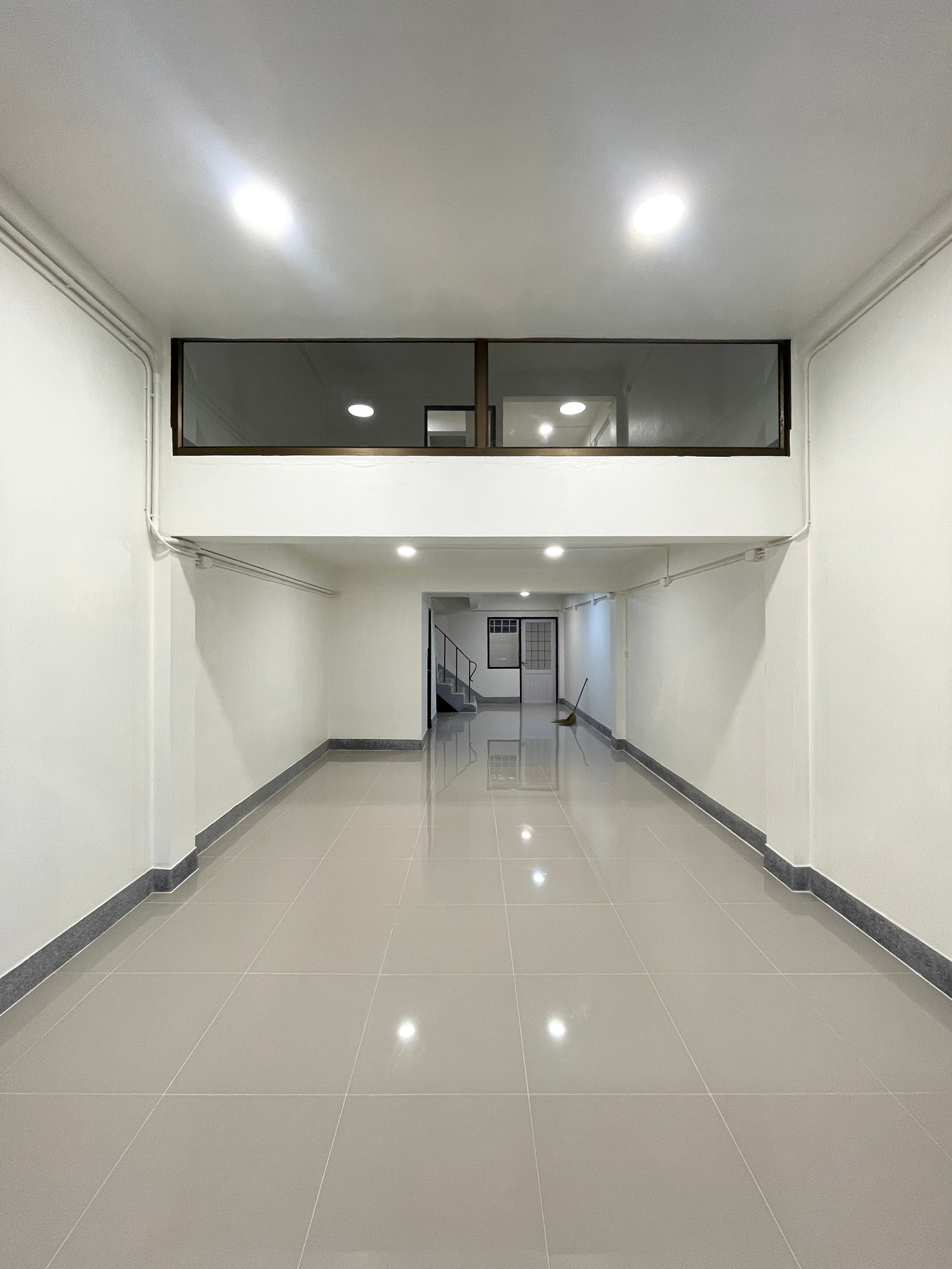 ✅ให้เช่าตึกแถว 4 ชั้น ตัวเมืองนครปฐม ริมถ.ราชมรรคา ติดโรงแรมXen – รูปที่ 3