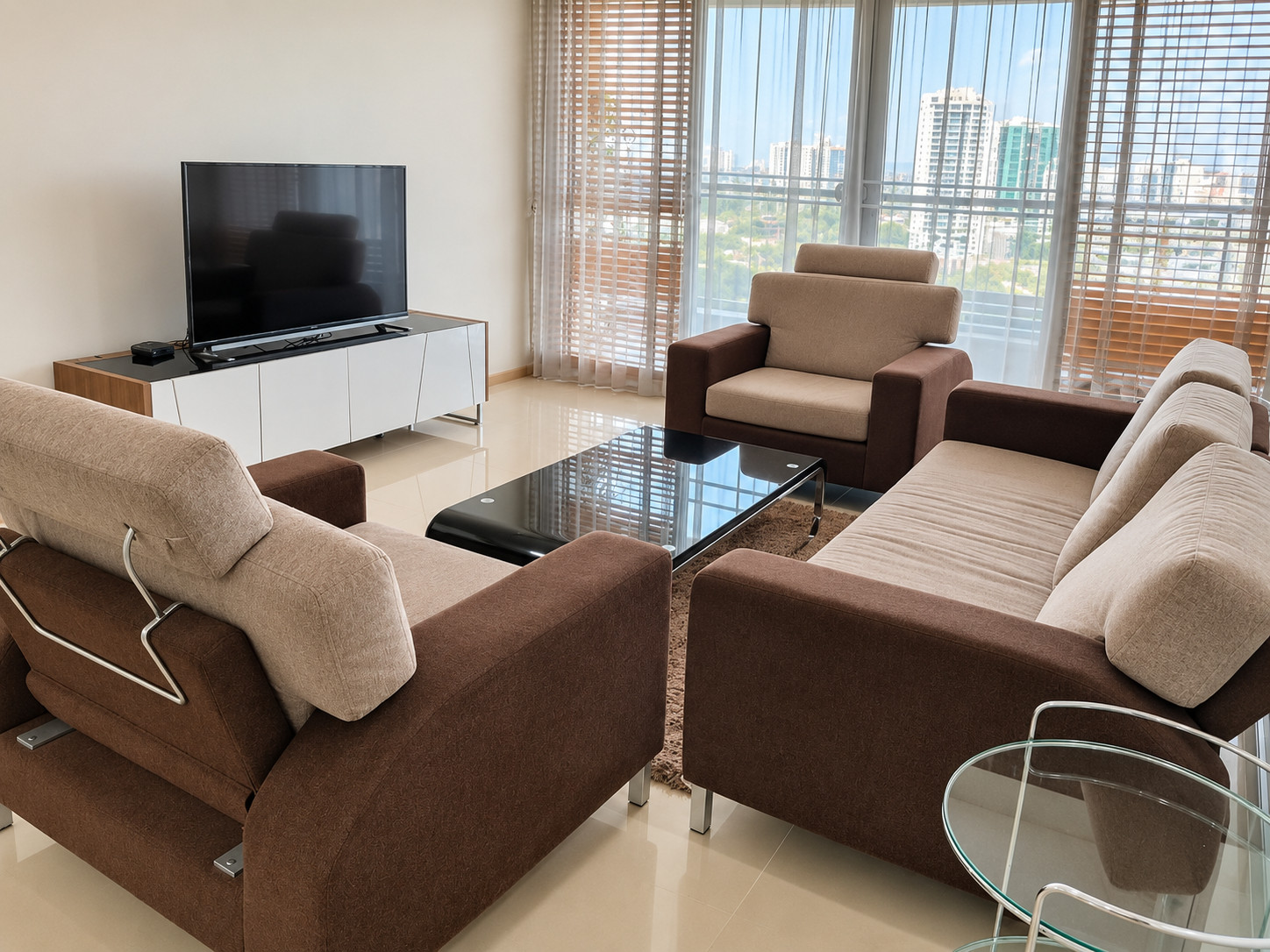 The Lakes Sukhumvit 16 Type 3 Bedroom 3 Bathroom 173 SQM.