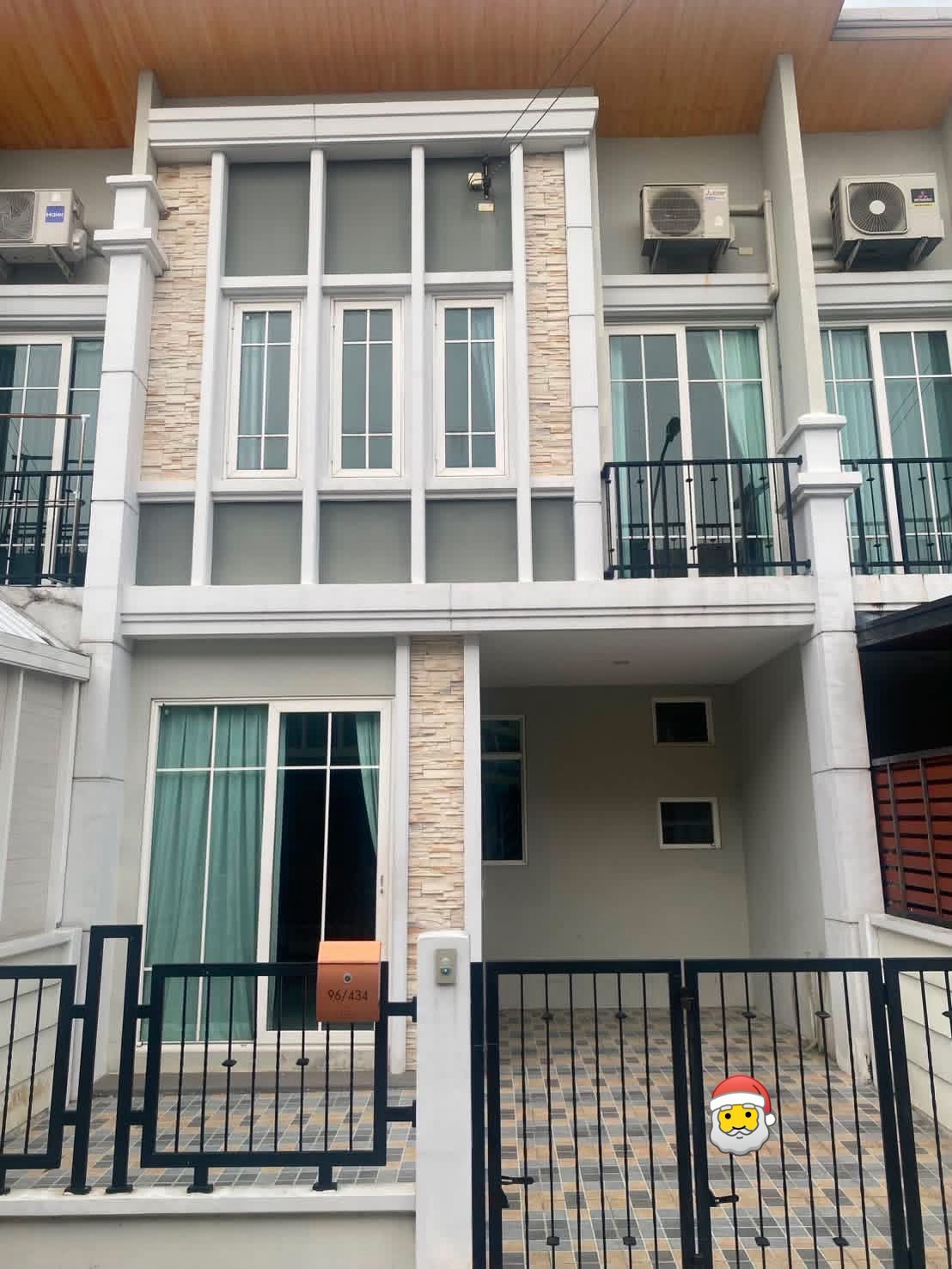 🏡 For rent/sale 2-story townhouse, Golden Town Village, Ramintra-Wongwaen, 3 bedrooms, 2 bathrooms, house ready to move in, good location, near the main road along the motorway. #Accepting 1 pet. Closed system. #Not accepting foreigners 🏡 For rent/sale 2-story townhouse, Golden Town Village, Ramintra-Wongwaen, 3 bedrooms, 2 bathrooms, house ready to move in, good location, near the main road along the motorway. #Accepting 1 pet. Closed system. #Not accepting foreigners