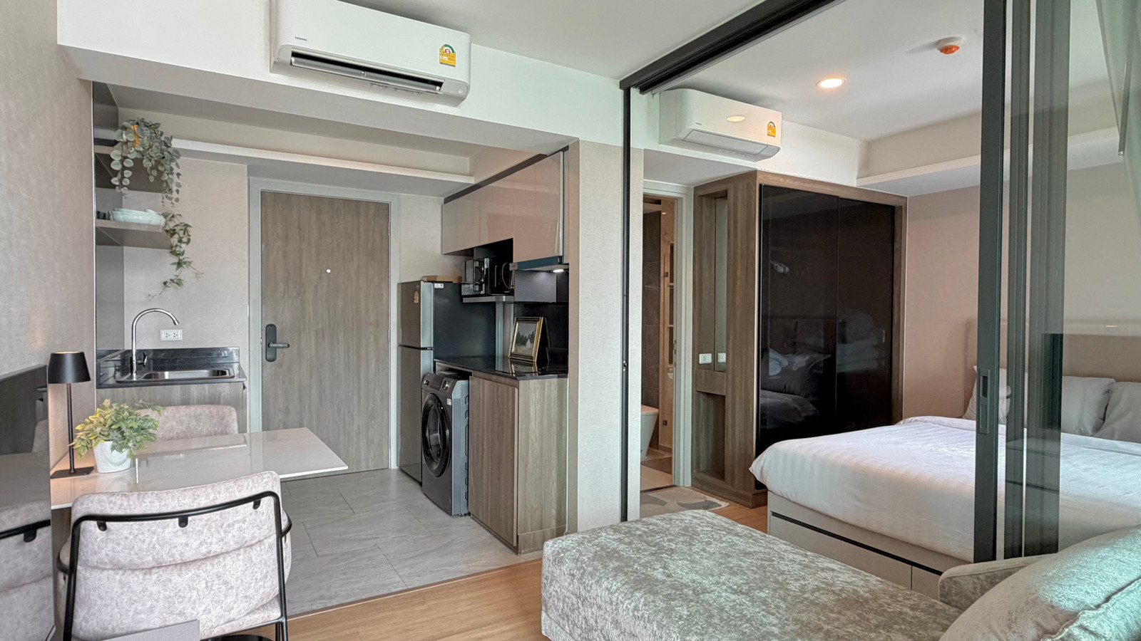 Condo For Rent | The Best Value In The Project “LLOYD Soonvijai - Thonglor” 32 Sq.m. Near MRT Phetchaburi