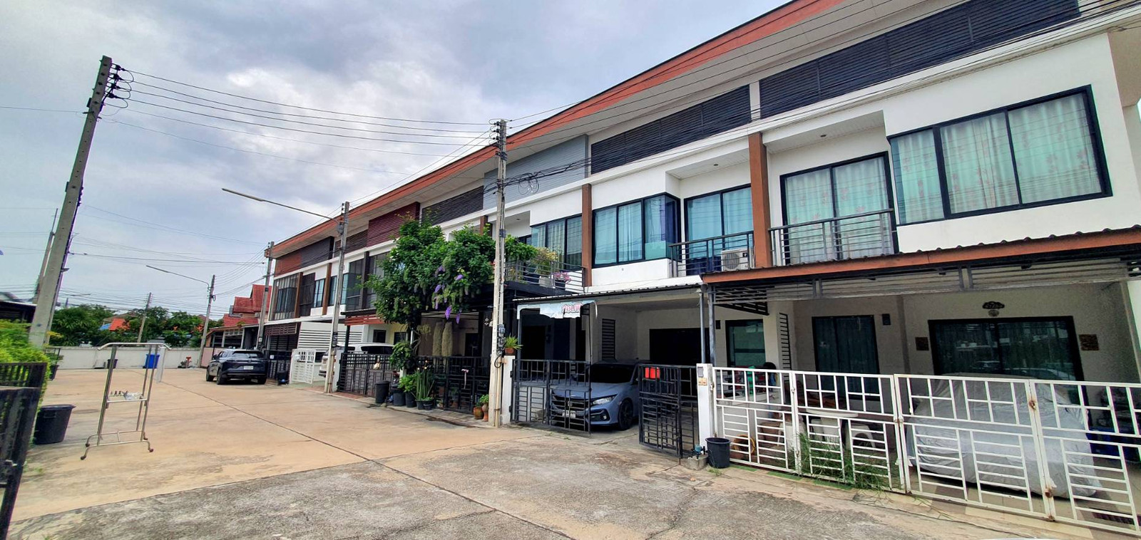 2-story townhouse, 20 sq m., 3 bedrooms, 2 bathrooms, 1 large hall, new condition, ready to move in. Mueang Suphan District Very cheap. – รูปที่ 4