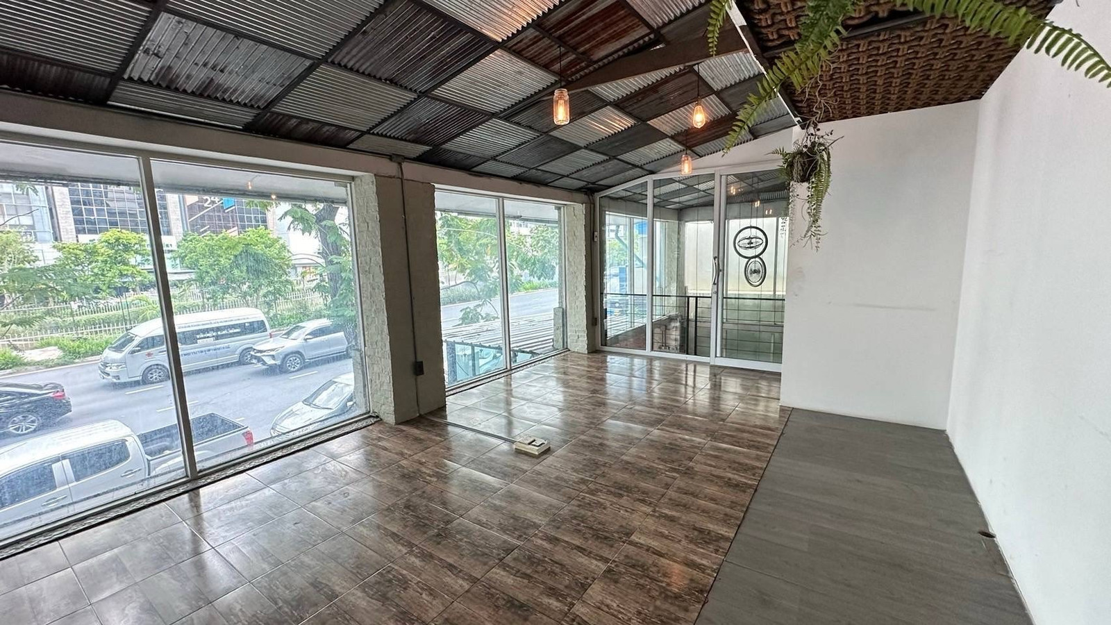 📌ปล่อยเช่า Commercials Shop ในสีลม - สุรวงศ์ , 180 ตรม , 2 ชั้น ติดถนนใหญ่   📌Rental : Commercial Shop in Silom - Surawong , 180 sqm , Close to main load , 2 Storeys   ** Wellness / Spa / Nail shop & Salon / Cafe / Office / Clinic etc **   🔥🔥Rental :  – รูปที่ 3