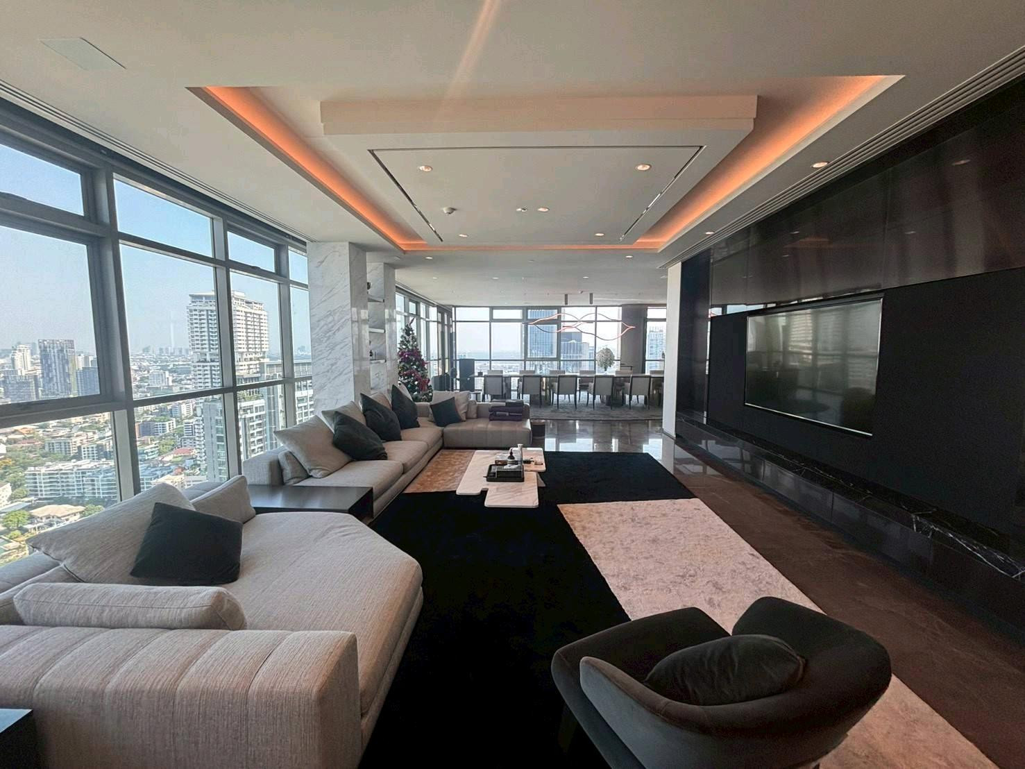 penthouse for rent /450,000