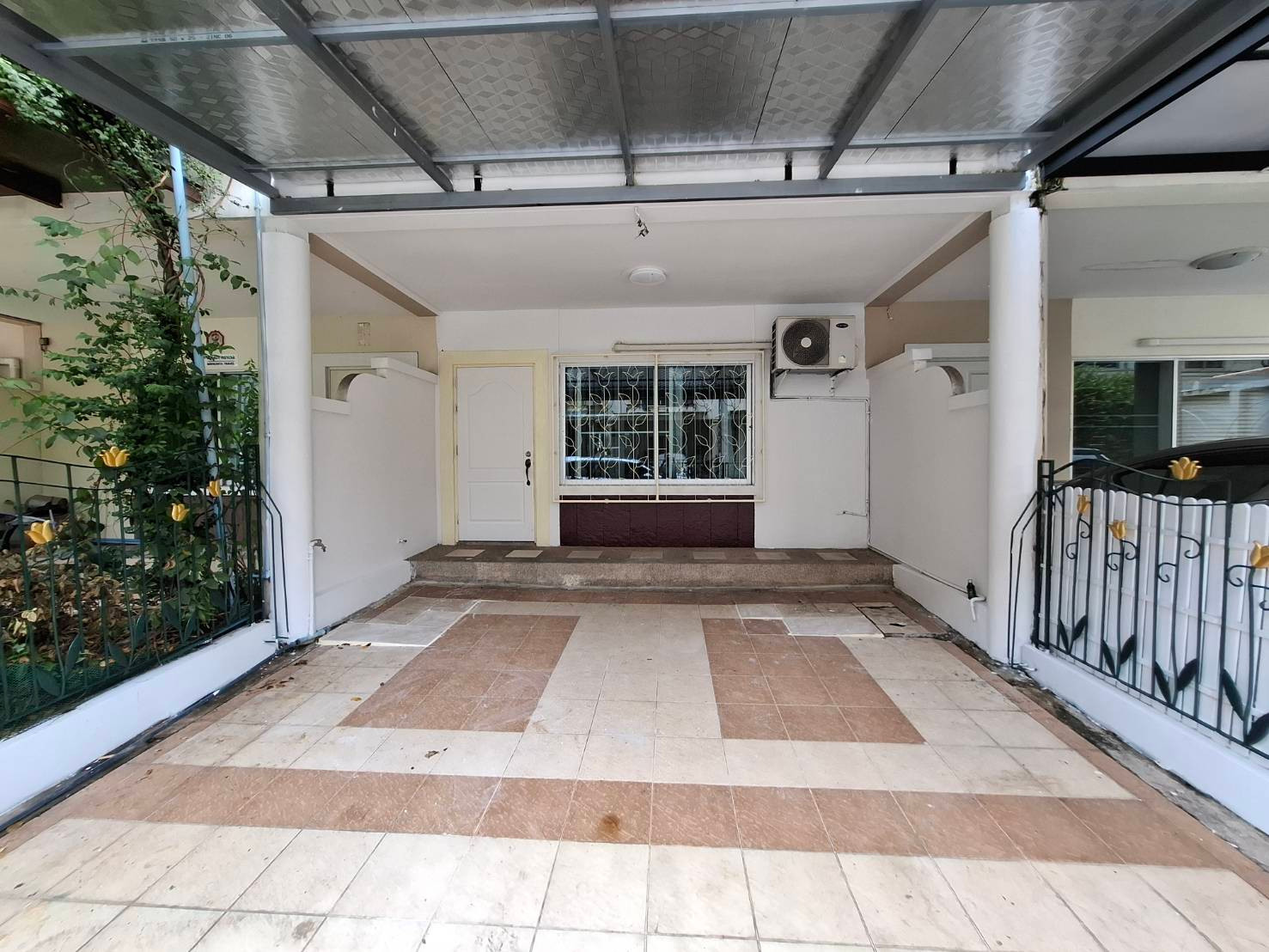 Townhouse for sale, Supalai Park Ville 2, Phahonyothin 48, Intersection 33, 4 air conditioners (Ramindra Soi 5) 3.39 million. Townhouse for sale, Supalai Park Ville 2, Phahonyothin 48, Intersection 33, 4 air conditioners (Ramindra Soi 5) 3.39 million.