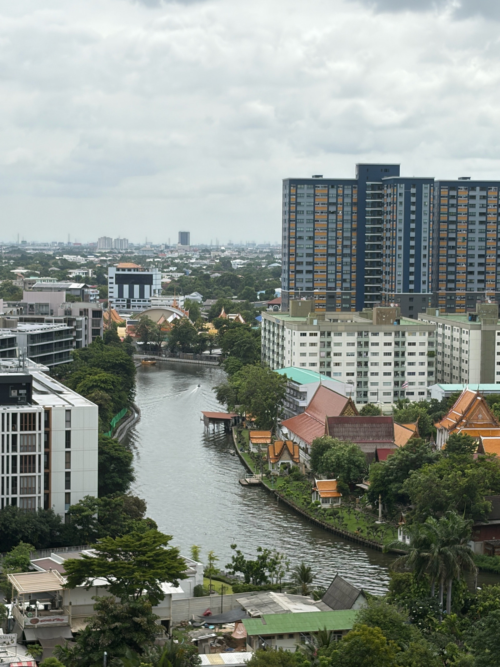 Condo for sale for rent The Base Park West Sukhumvit 77, studio room ready to move in in the heart of T77 Condo for sale for rent The Base Park West Sukhumvit 77, studio room ready to move in in the heart of T77