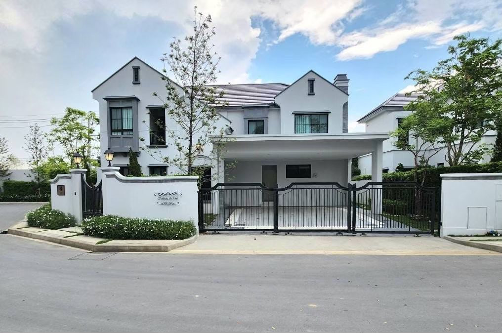 Luxurious detached house for rent Nantawan Village Rama 9-Krungthep Kreetha 4 bedrooms, 5 bathrooms, 170k/month Luxurious detached house for rent Nantawan Village Rama 9-Krungthep Kreetha 4 bedrooms, 5 bathrooms, 170k/month