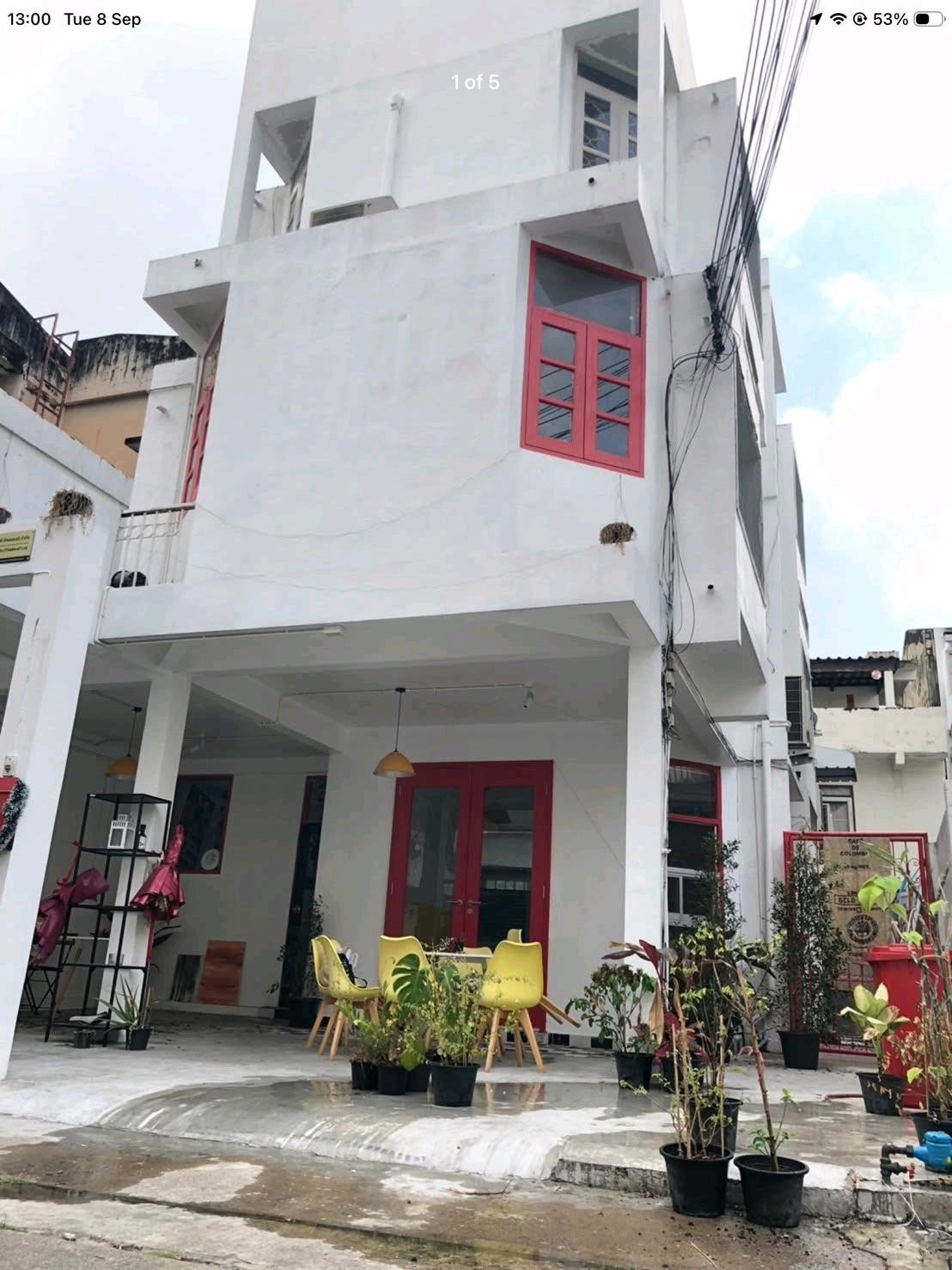 📌For rent📌 Town Home in the heart of Thonglor, good location, convenient travel, near BTS Thonglor, lots of usable space ✅Details • Area 41 square meters (164 sq m.) • 3 floors, 5 bedrooms, 4 bathrooms, 1 kitchen, 1 hall, with parking • Suitable for livin