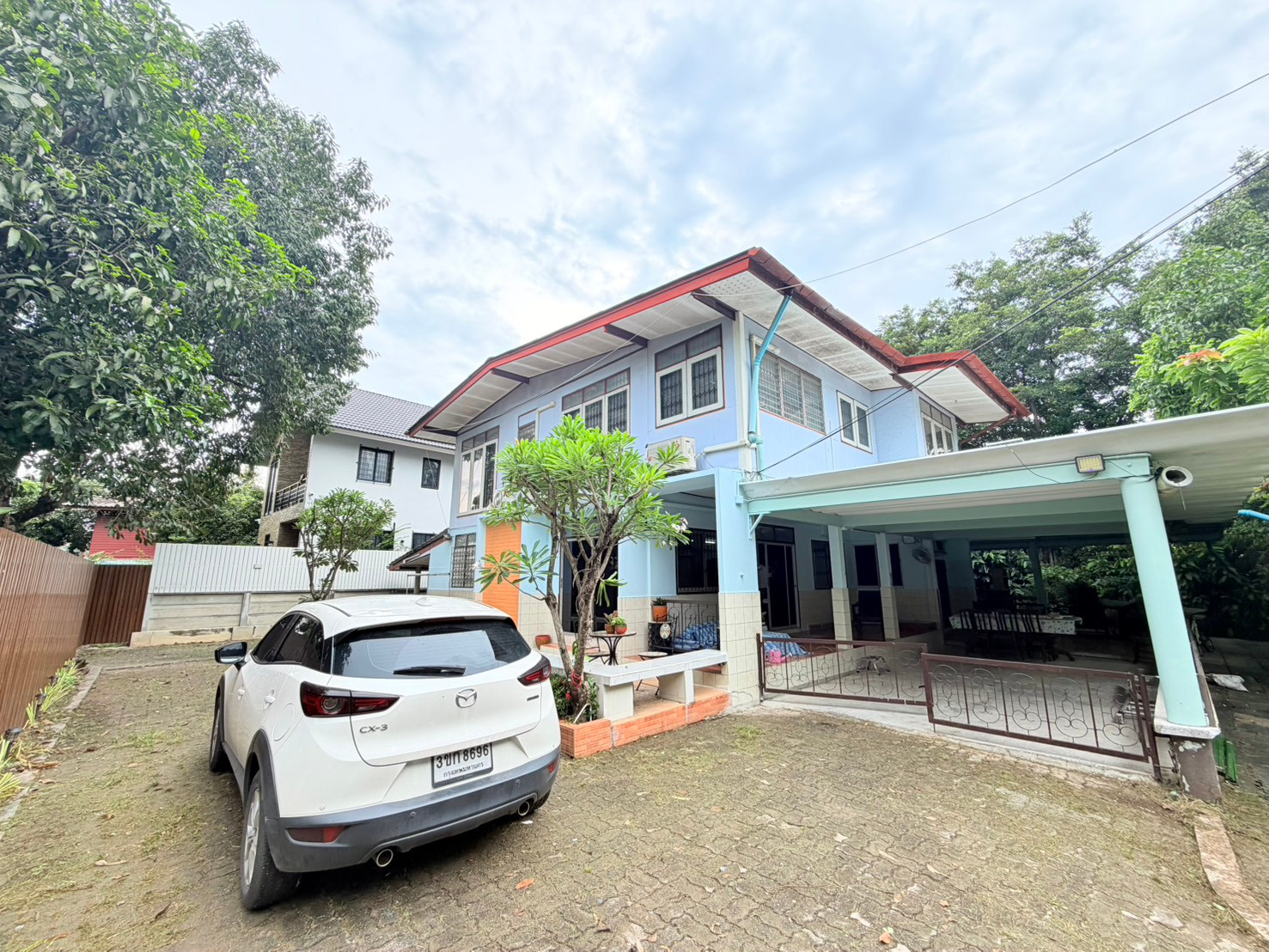 Single house for rent, shady atmosphere Taling Chan – Ratchaphruek zone Near Soi Chimphli 15, convenient travel, close to the BTS and expressway. Single house for rent, shady atmosphere Taling Chan – Ratchaphruek zone Near Soi Chimphli 15, convenient travel, close to the BTS and expressway.