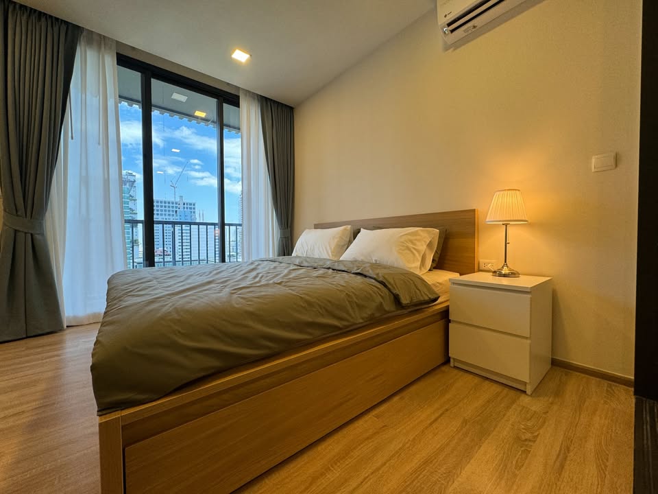 🔥Rent Now🔥 XT Phaya Thai, near BTS Phaya Thai and ARL Phaya Thai stations. Fully furnished and ready to move in.