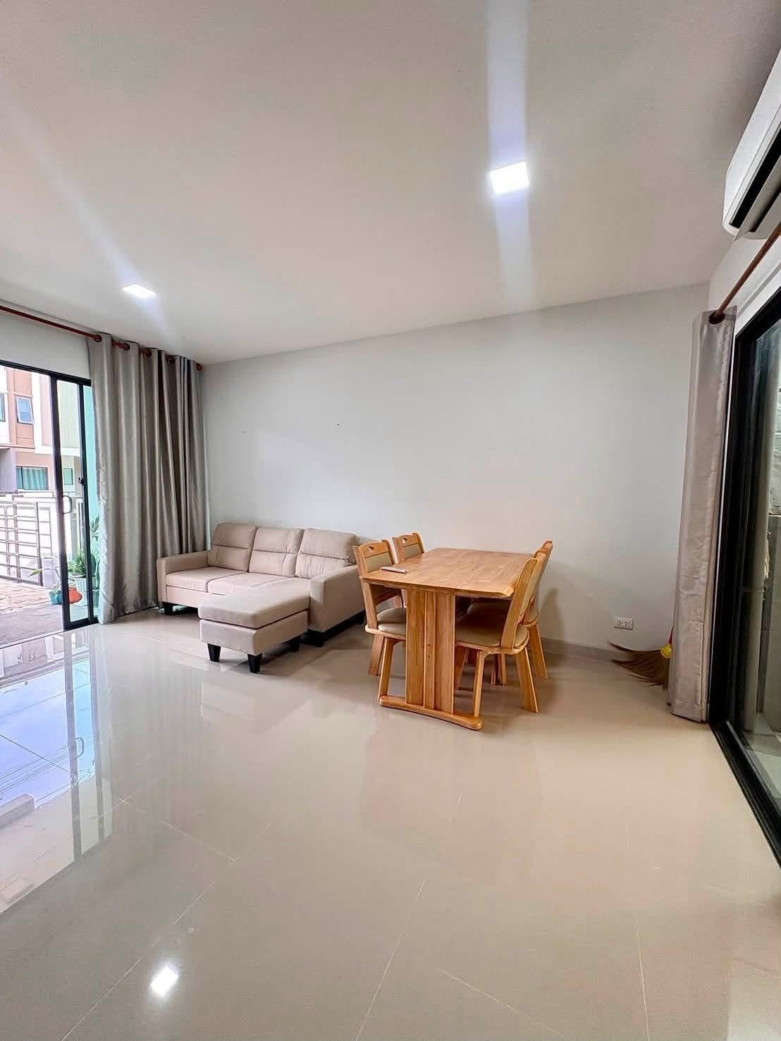 🏡✨ ให้เช่า Grand Pleno พหลโยธิน–วิภาวดี 3 ห้องนอน 2 ห้องน้ำ บ้านสวย ทำเลดี เดินทางสะดวก ใกล้แหล่งชุมชน มหาวิทยาลัย และห้างสรรพสินค้า 💰 ค่าเช่าเพียง 16,000 บาท/เดือน – รูปที่ 4