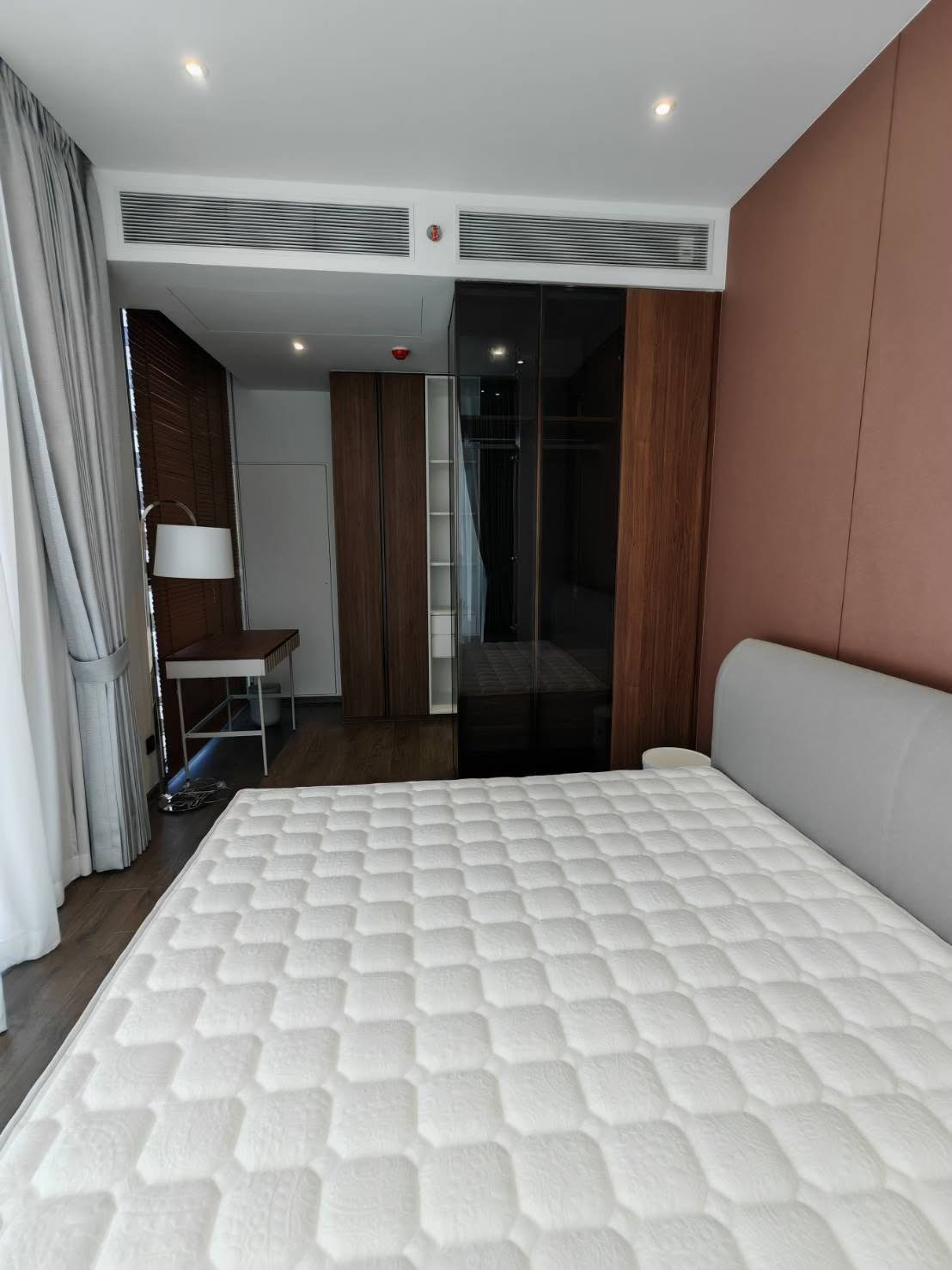  ROMM Convent Brand New 2 Bedroom ใจกลาง Convent Road พร้อมเข้าอยู่ – รูปที่ 3
